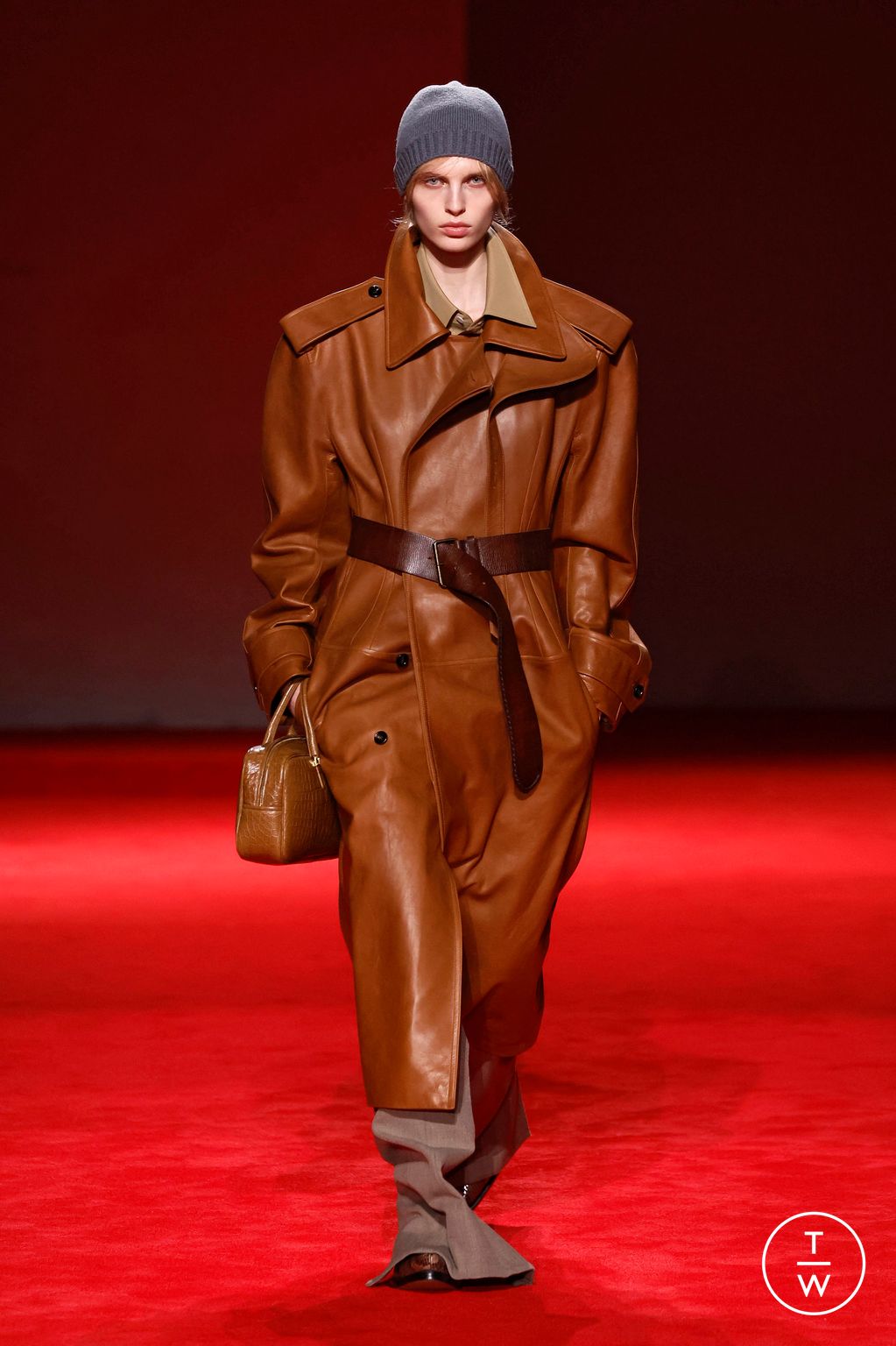 Fashion Week Milan Fall/Winter 2026 look 16 from the Bottega Veneta collection womenswear