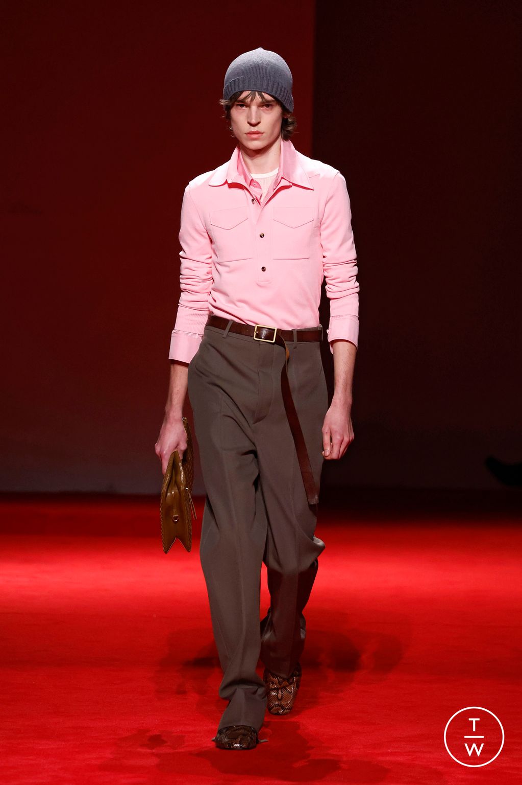 Fashion Week Milan Fall/Winter 2026 look 33 from the Bottega Veneta collection 女装