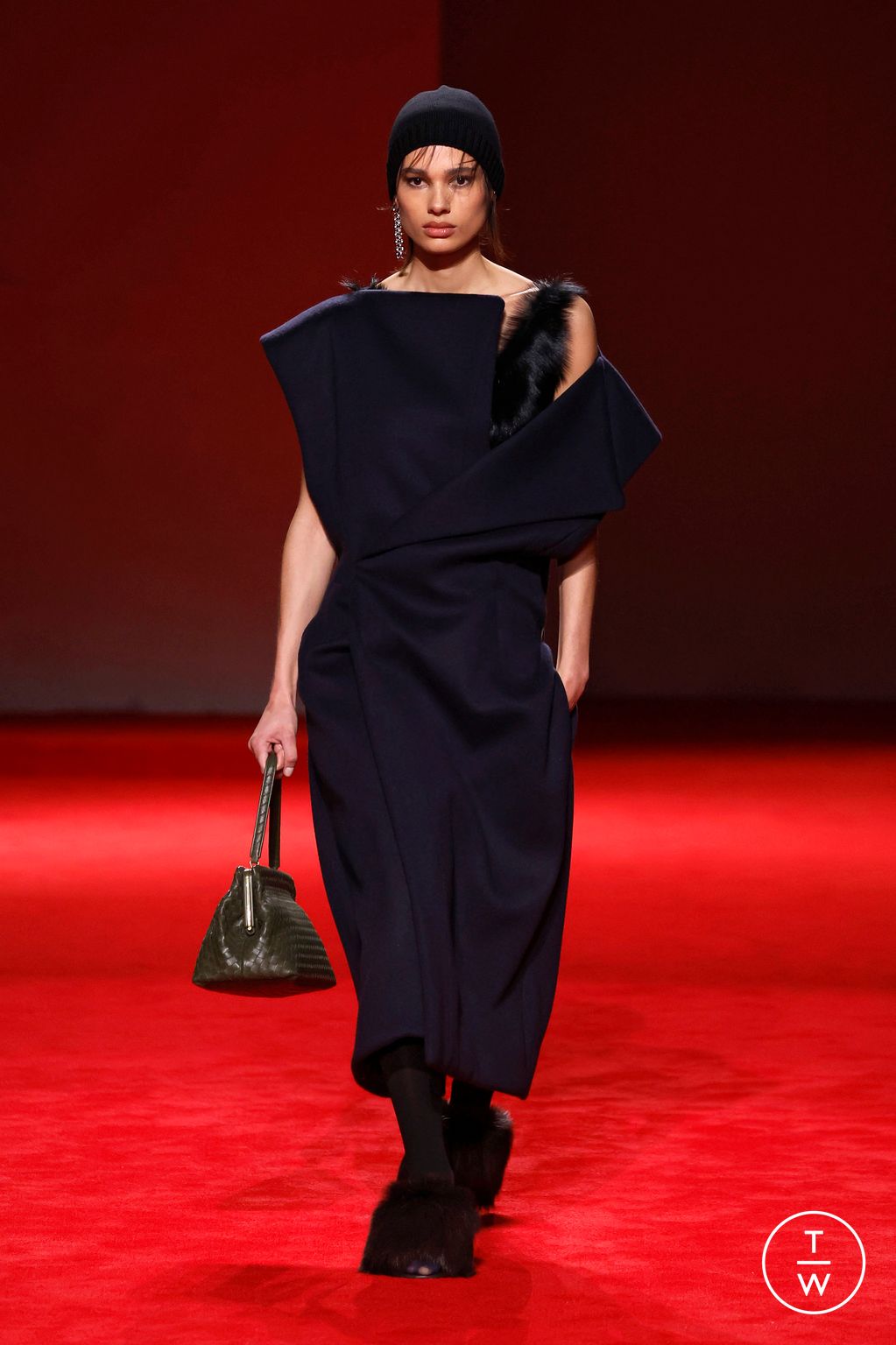Fashion Week Milan Fall/Winter 2026 look 37 from the Bottega Veneta collection womenswear