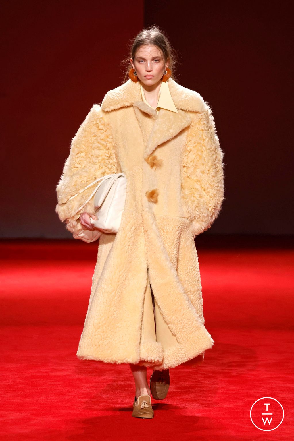 Fashion Week Milan Fall/Winter 2026 look 50 from the Bottega Veneta collection womenswear