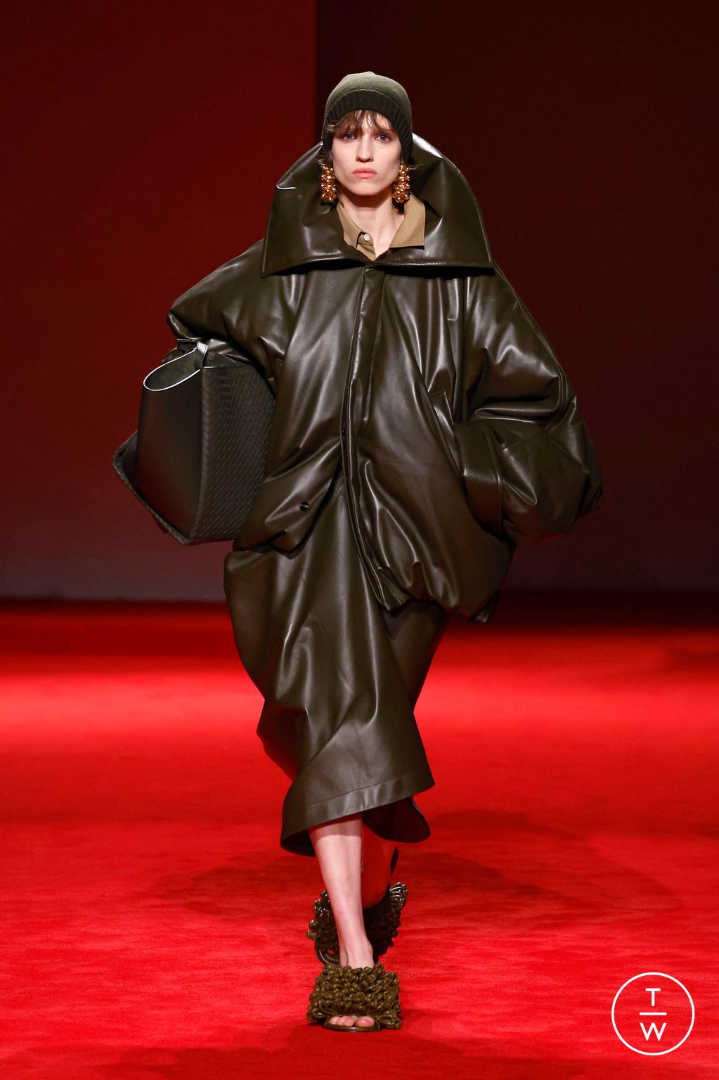 Fashion Week Milan Fall/Winter 2026 look 60 from the Bottega Veneta collection womenswear