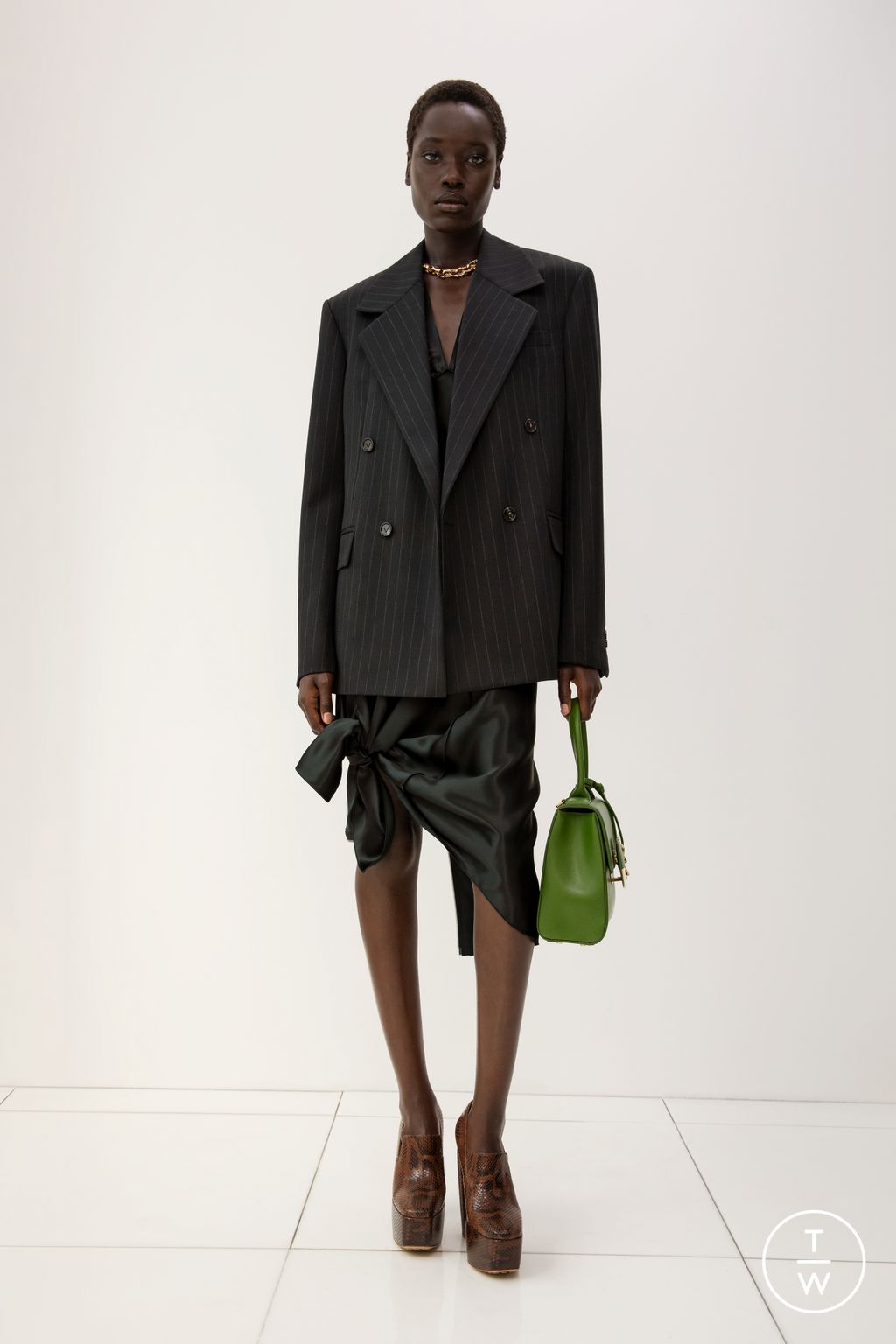 Fashion Week Milan Resort 2023 look 6 from the Bottega Veneta collection womenswear