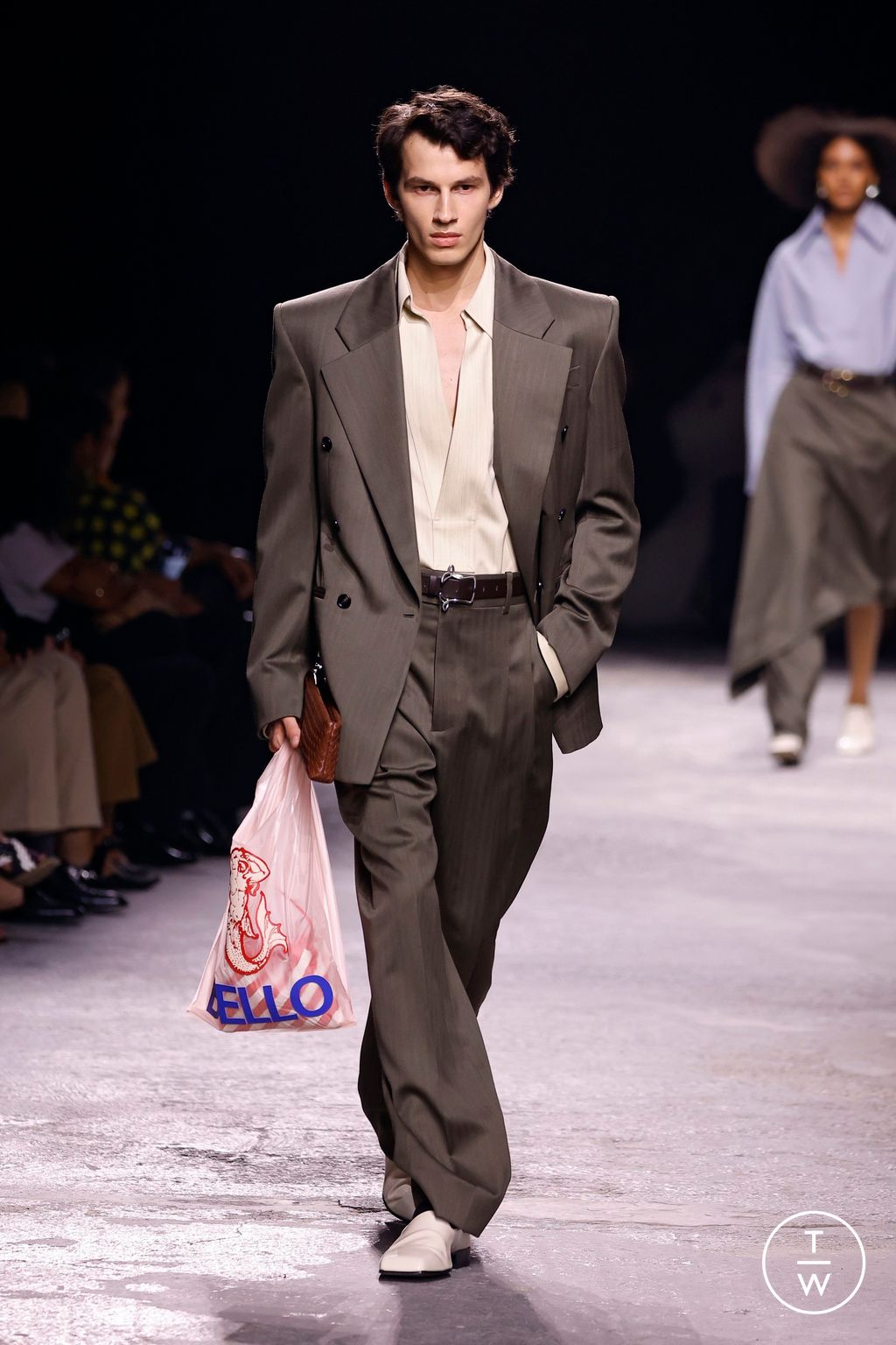 Fashion Week Milan Spring-Summer 2025 look 3 from the Bottega Veneta collection womenswear