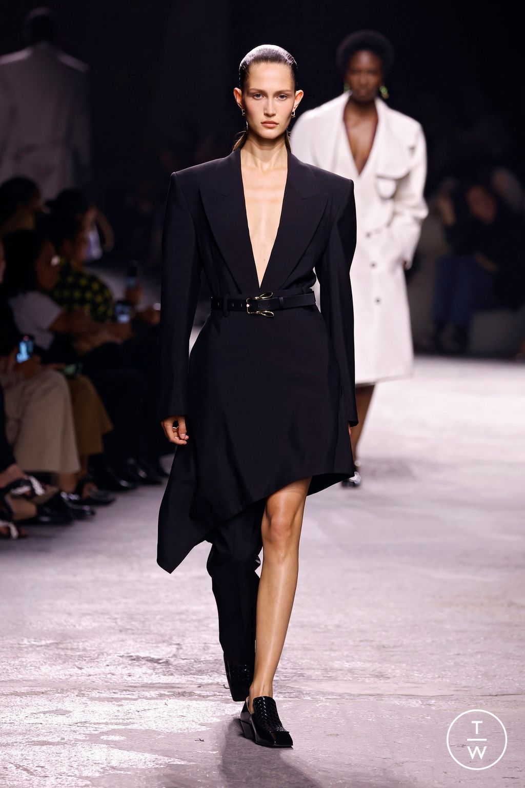 Fashion Week Milan Spring/Summer 2025 look 10 from the Bottega Veneta collection womenswear