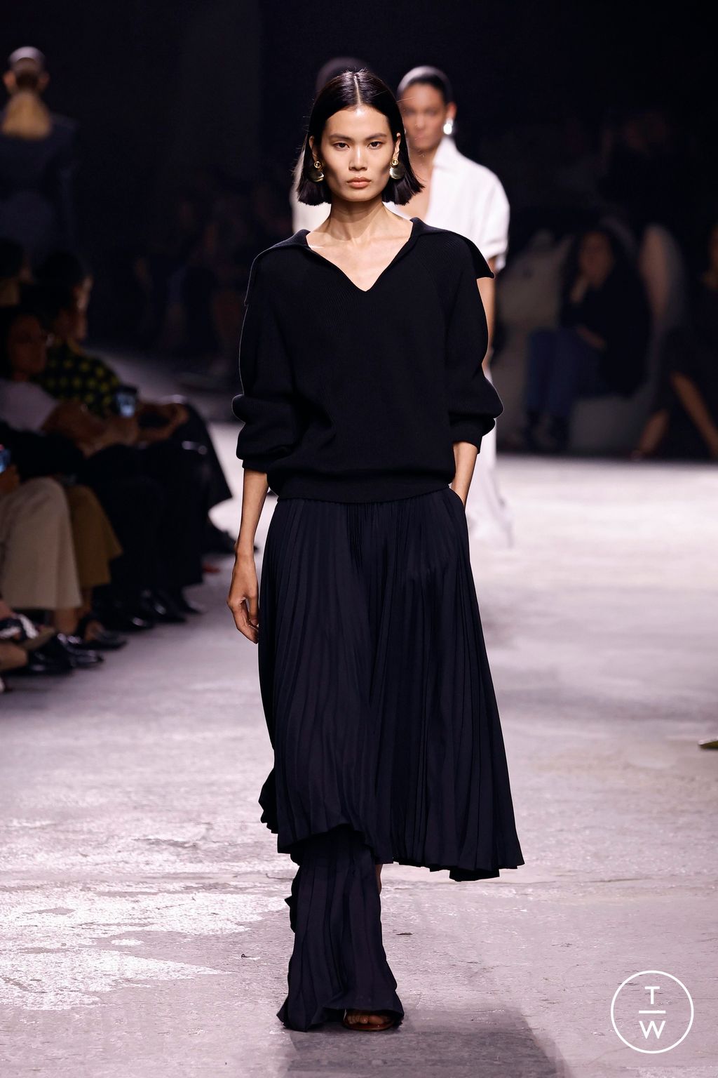 Fashion Week Milan Spring/Summer 2025 look 15 from the Bottega Veneta collection womenswear