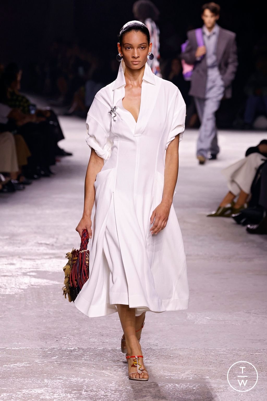 Fashion Week Milan Spring/Summer 2025 look 16 from the Bottega Veneta collection womenswear