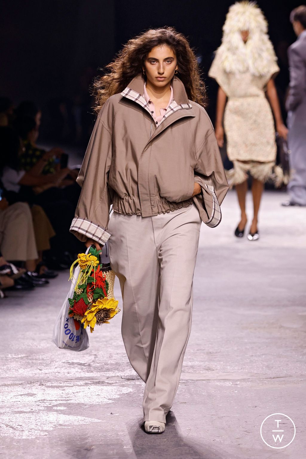 Fashion Week Milan Spring/Summer 2025 look 21 from the Bottega Veneta collection womenswear