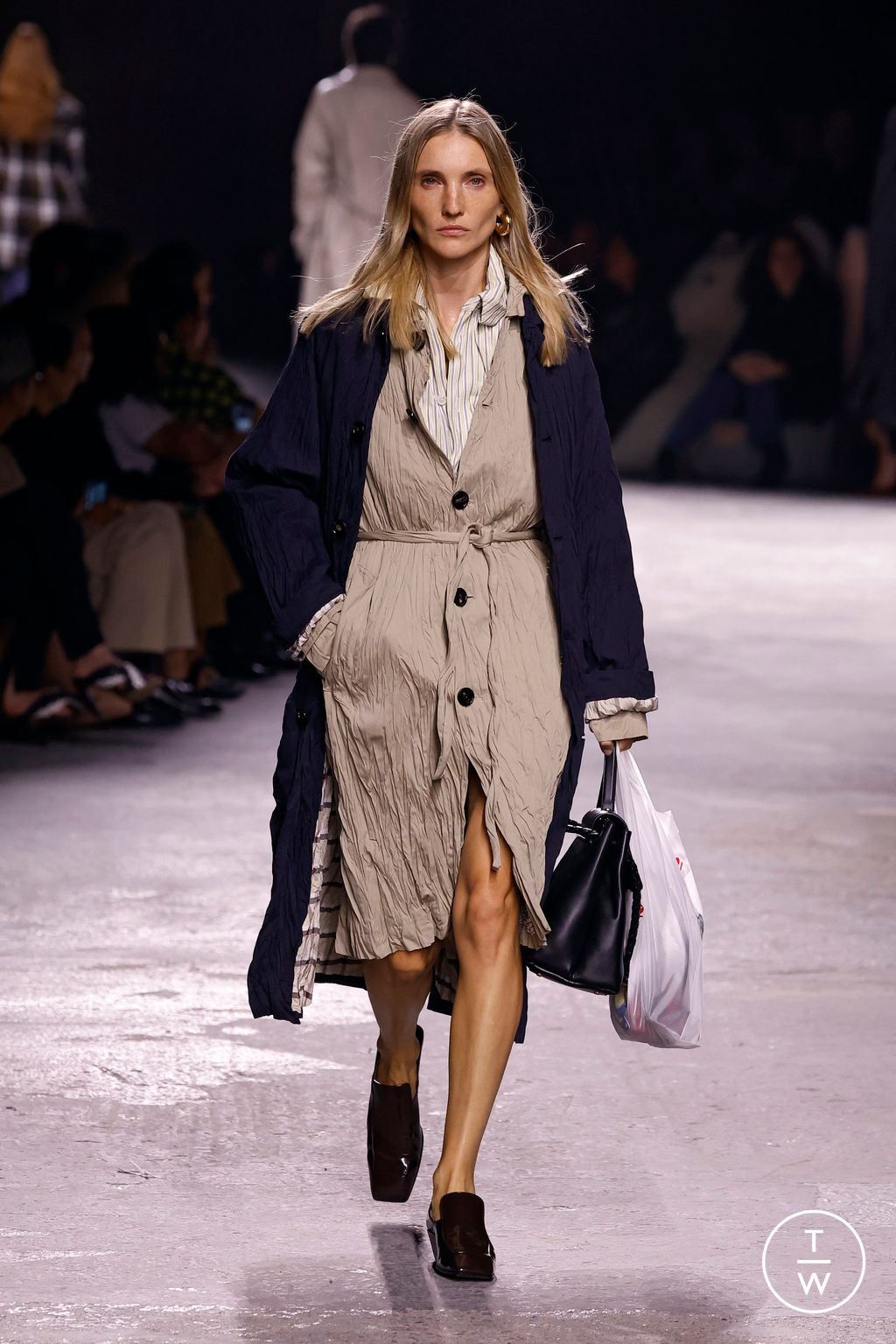 Fashion Week Milan Spring-Summer 2025 look 36 from the Bottega Veneta collection womenswear
