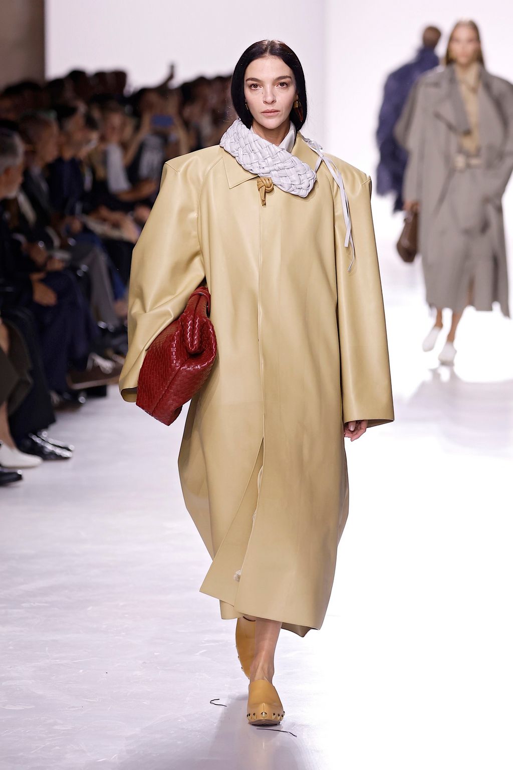 Fashion Week Milan Spring/Summer 2026 look 34 from the Bottega Veneta collection womenswear