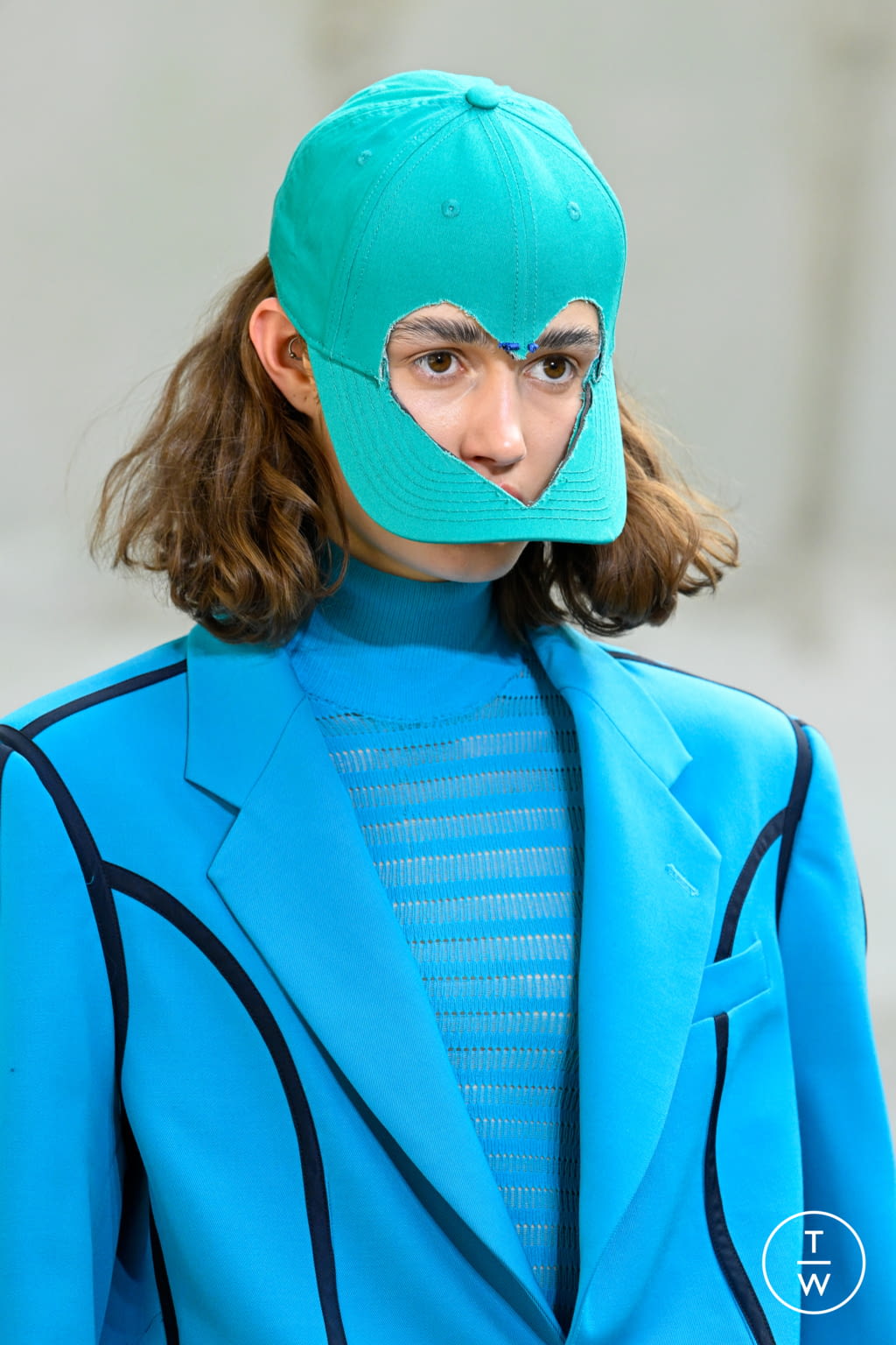 Fashion Week Paris Fall/Winter 2022 look 23 from the Botter collection womenswear accessories