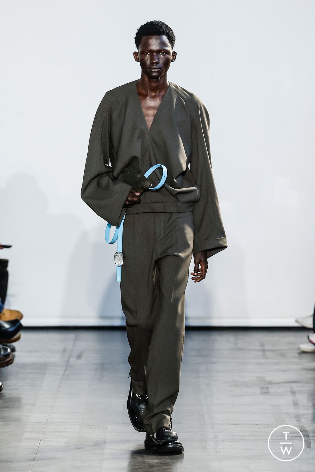 Fashion Week Paris Fall/Winter 2024 look 8 from the Botter collection 男装