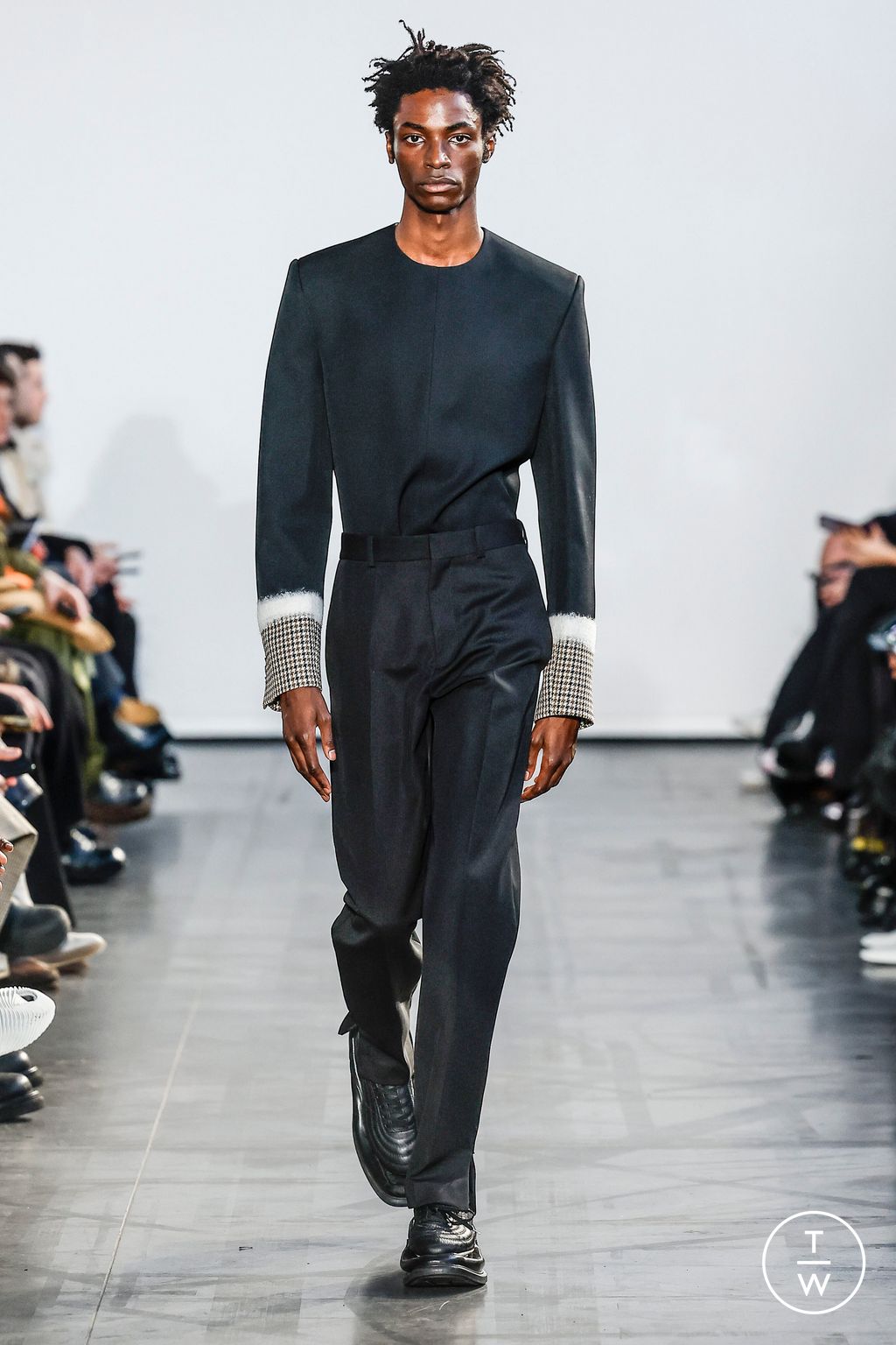 Fashion Week Paris Fall/Winter 2024 look 15 from the Botter collection 男装
