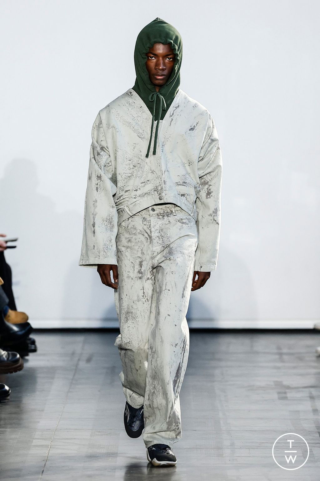 Fashion Week Paris Fall/Winter 2024 look 16 from the Botter collection menswear