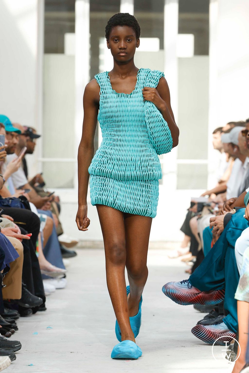 Fashion Week Paris Spring/Summer 2024 look 34 de la collection Botter menswear