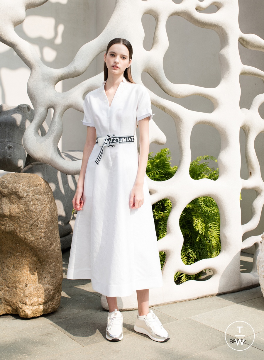 Fashion Week Paris Resort 2019 look 16 from the Shiatzy Chen collection 女装