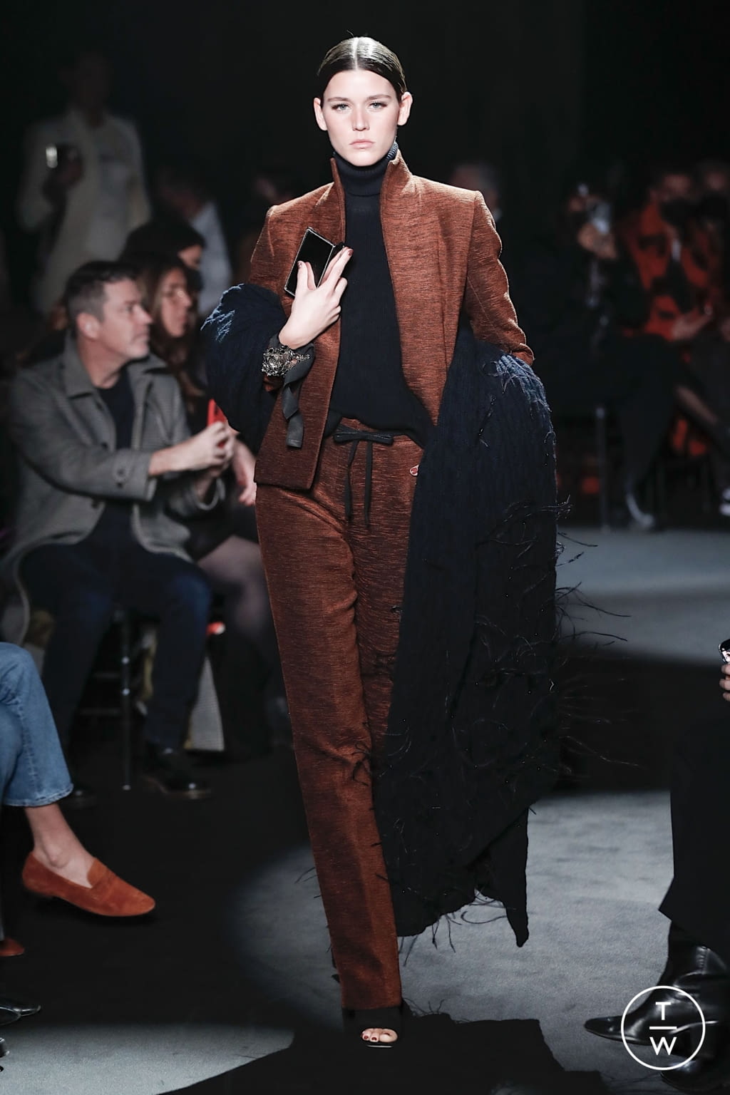 Fashion Week New York Fall/Winter 2022 look 3 de la collection Brandon Maxwell womenswear