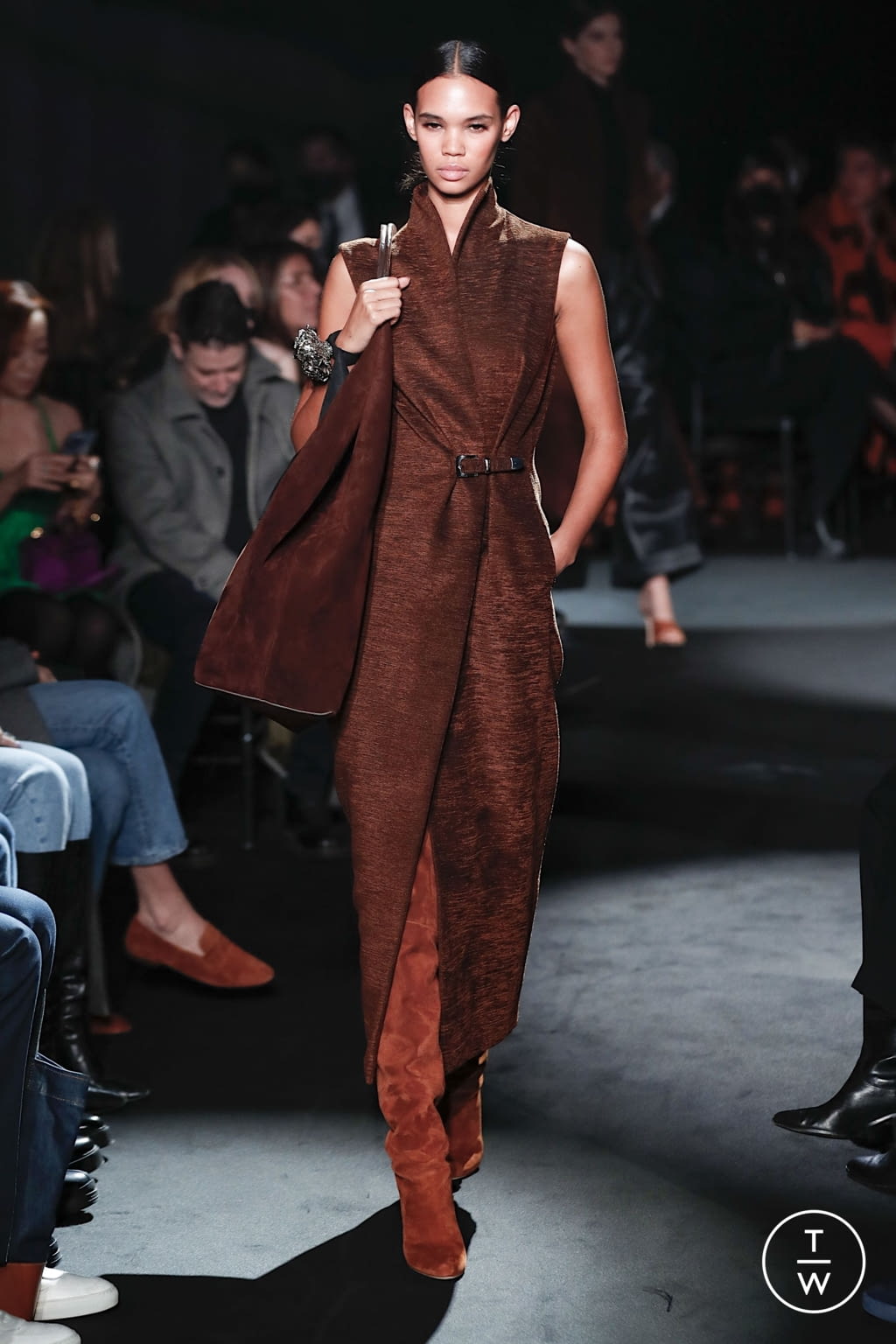 Fashion Week New York Fall/Winter 2022 look 7 de la collection Brandon Maxwell womenswear