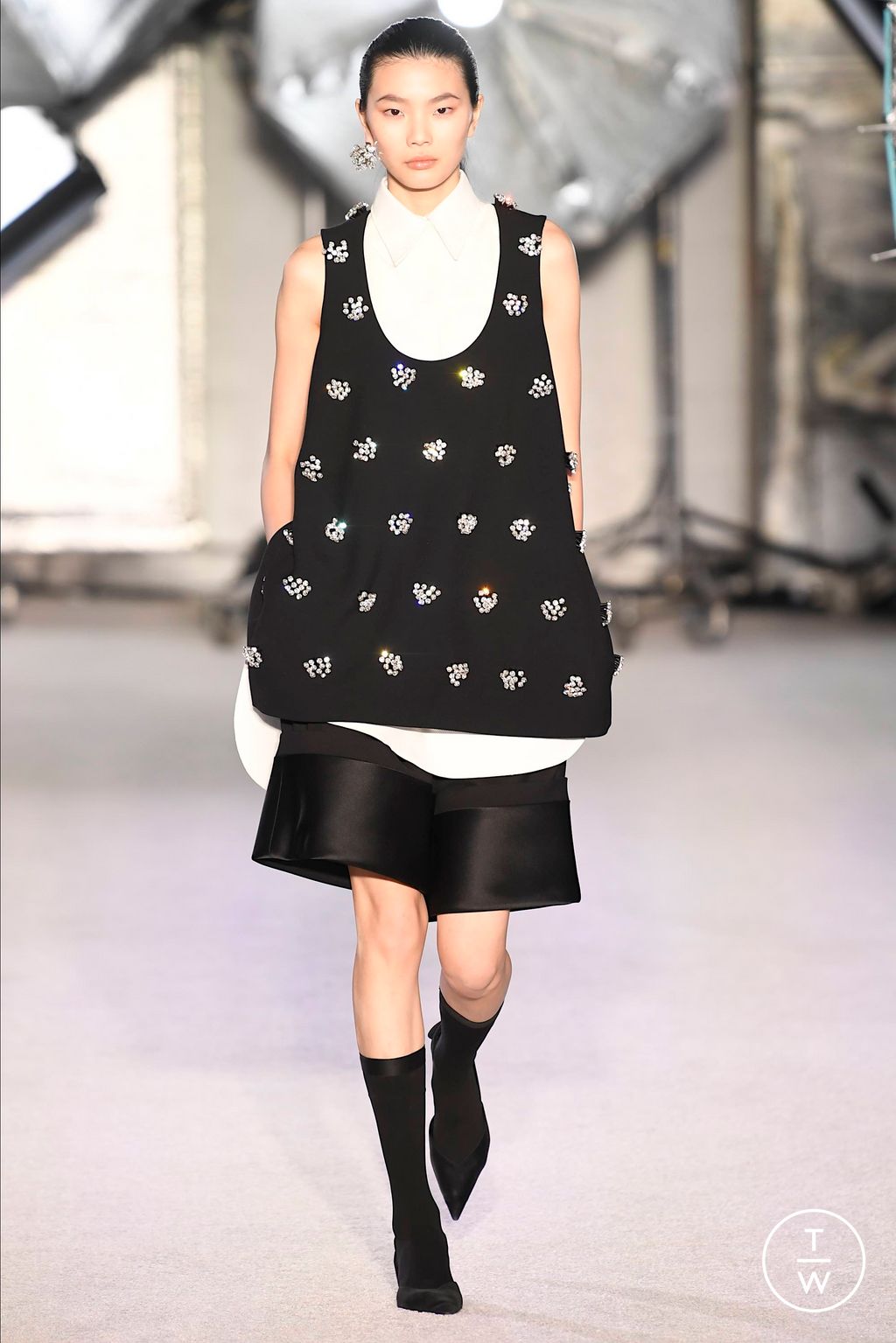 Fashion Week New York Fall/Winter 2023 look 2 de la collection Brandon Maxwell womenswear