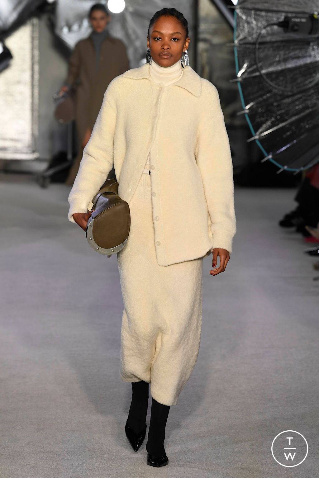 Fashion Week New York Fall/Winter 2023 look 18 de la collection Brandon Maxwell womenswear