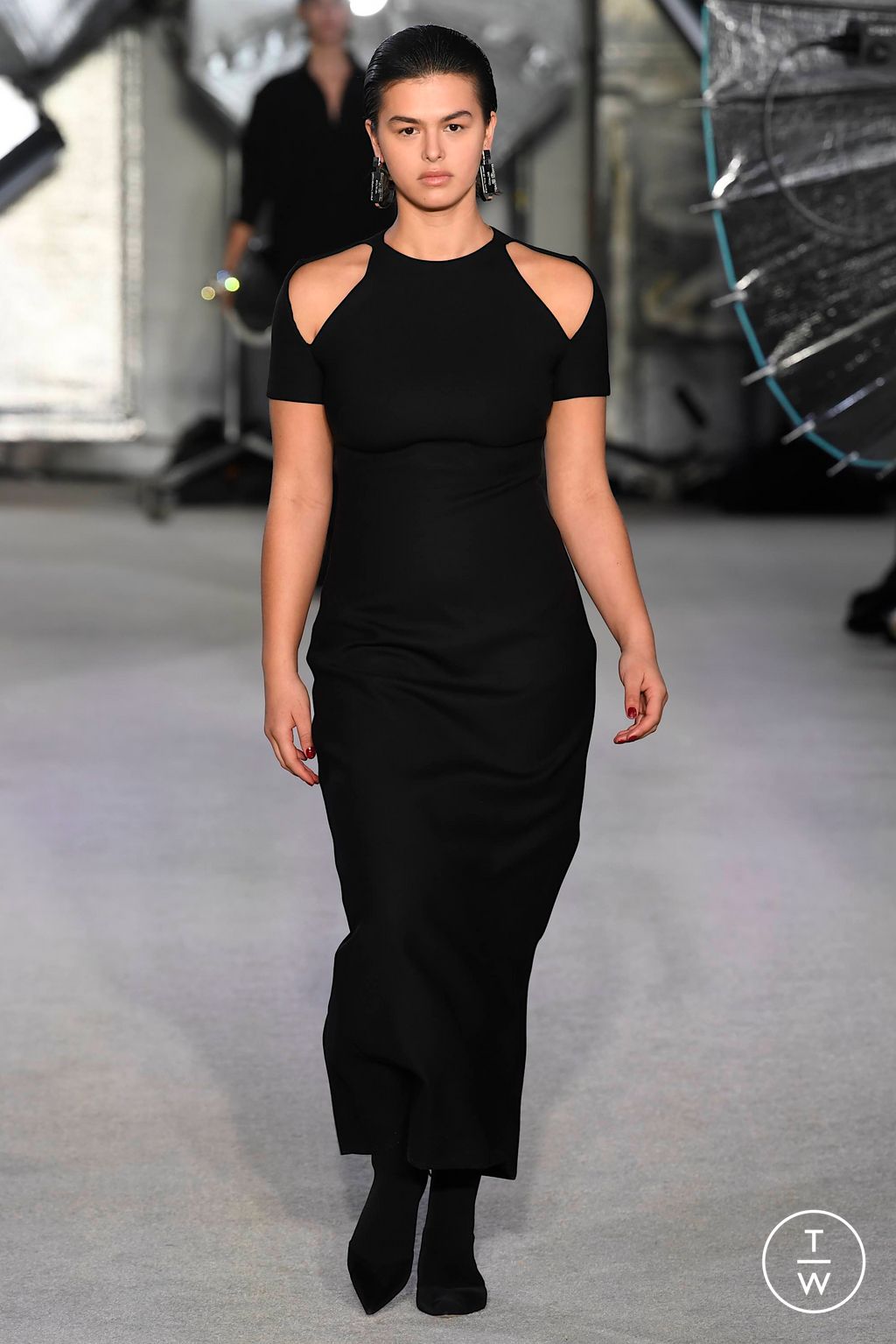 Fashion Week New York Fall/Winter 2023 look 27 from the Brandon Maxwell collection womenswear