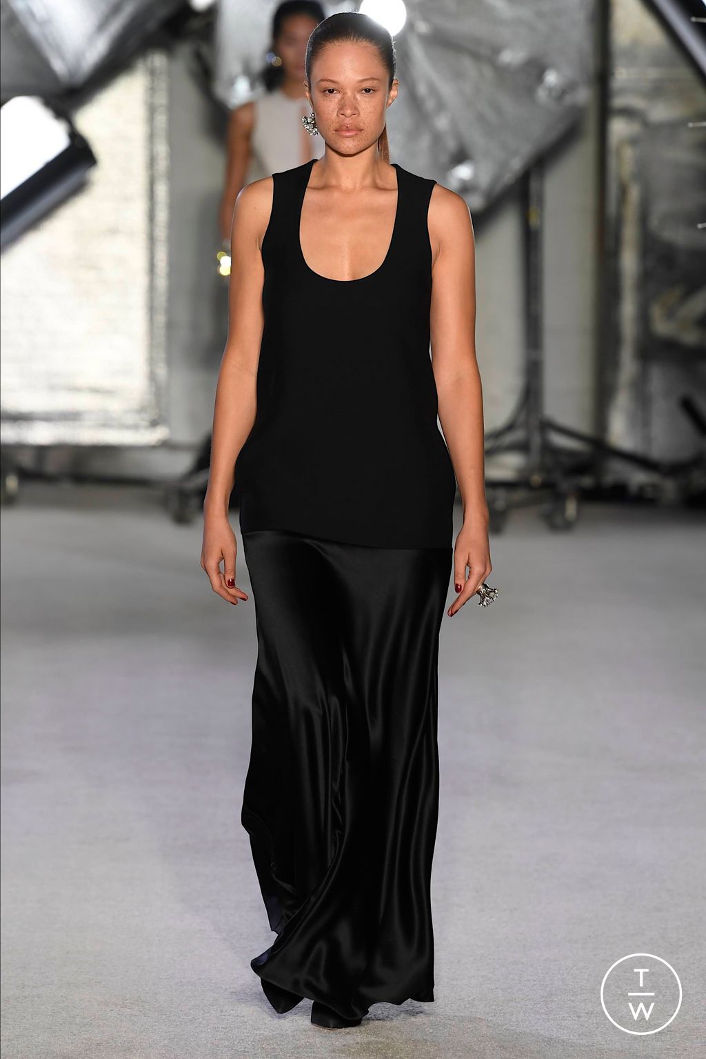 Fashion Week New York Fall/Winter 2023 look 29 from the Brandon Maxwell collection womenswear
