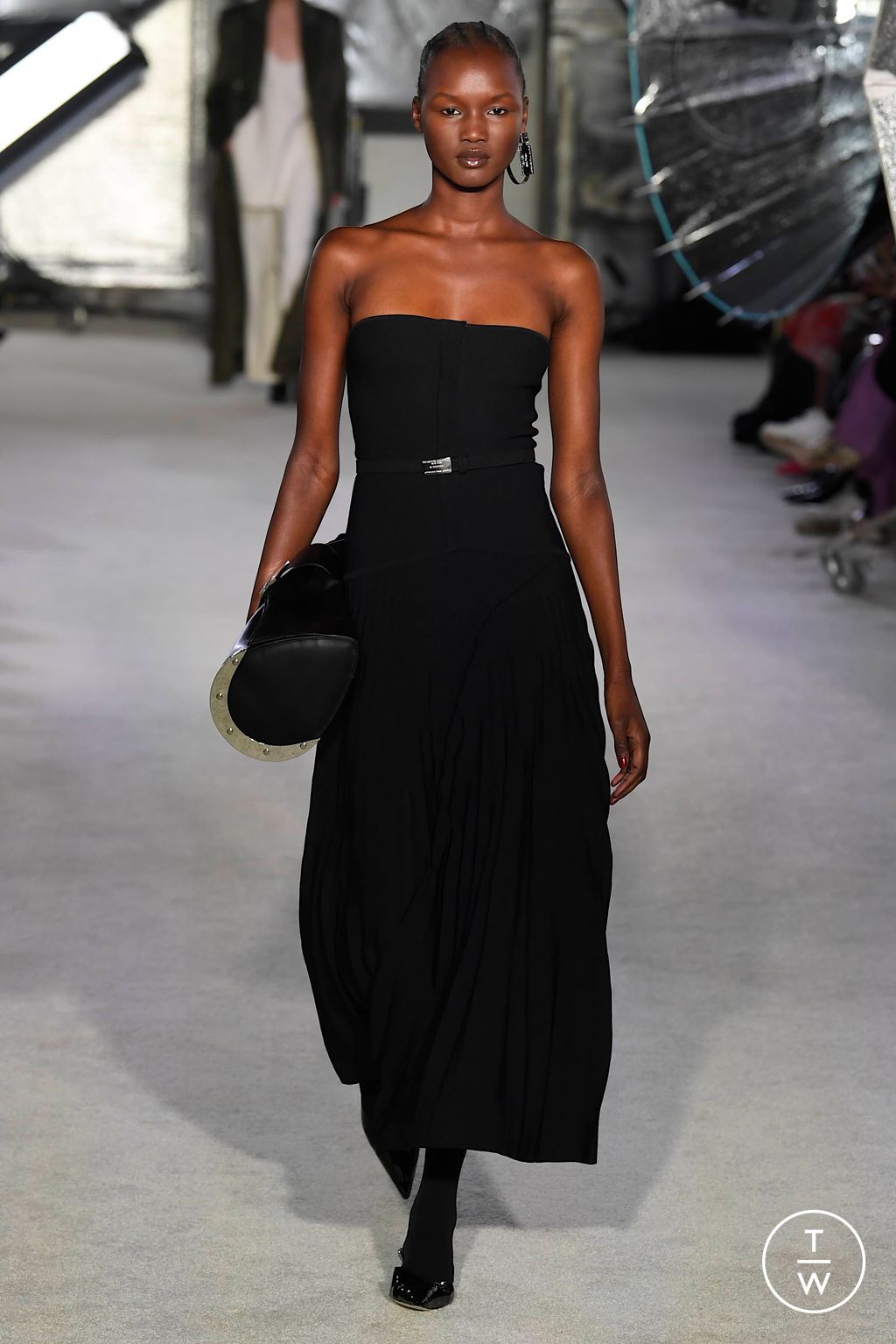 Fashion Week New York Fall/Winter 2023 look 33 from the Brandon Maxwell collection womenswear