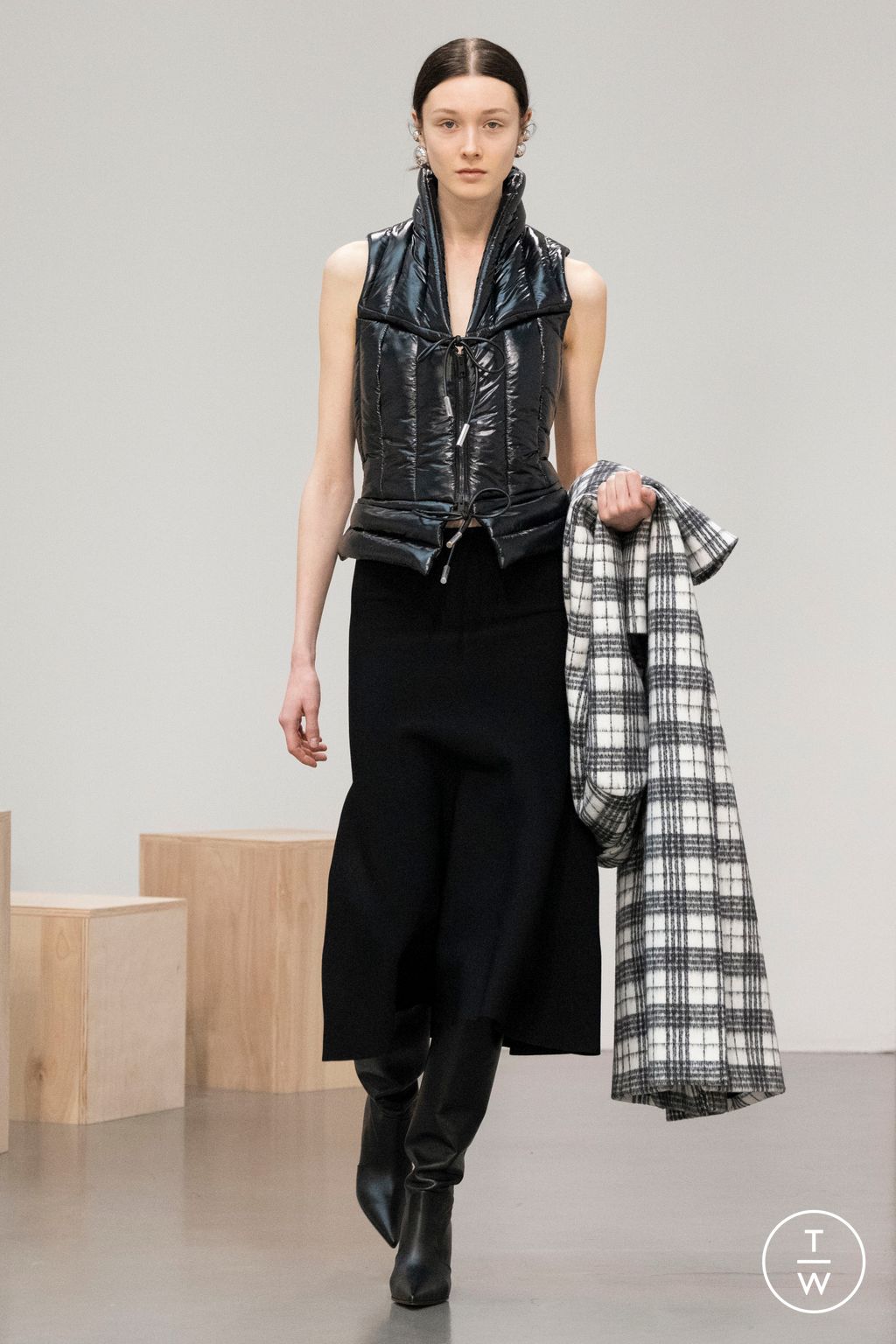 Fashion Week New York Fall/Winter 2025 look 8 from the Brandon Maxwell collection womenswear