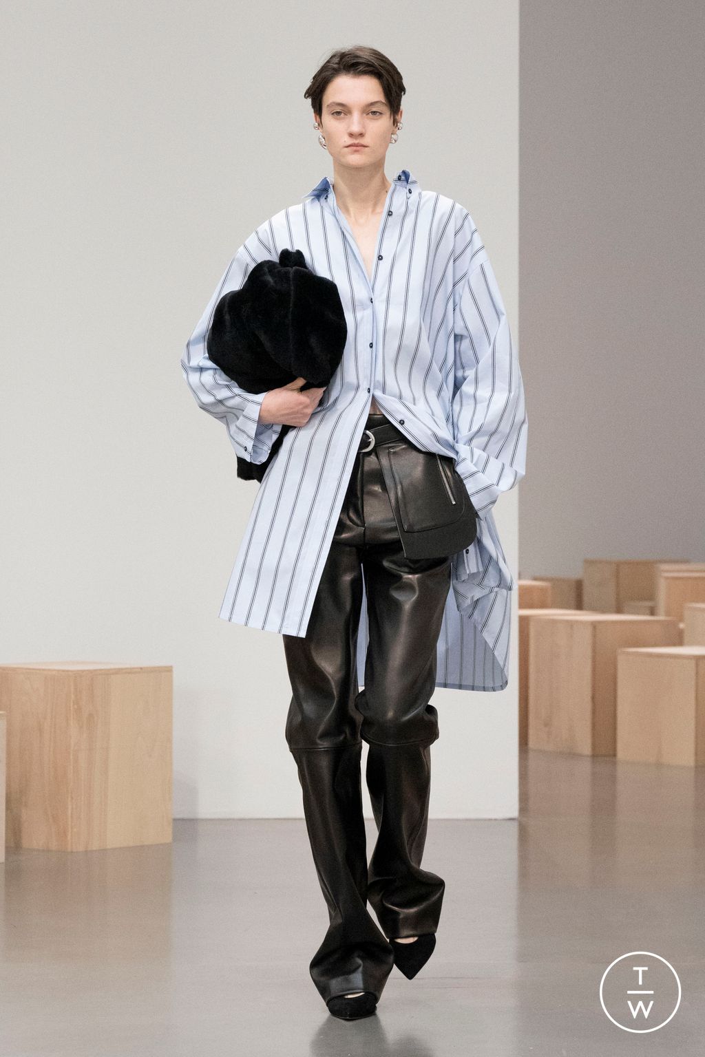 Fashion Week New York Fall/Winter 2025 look 9 from the Brandon Maxwell collection womenswear