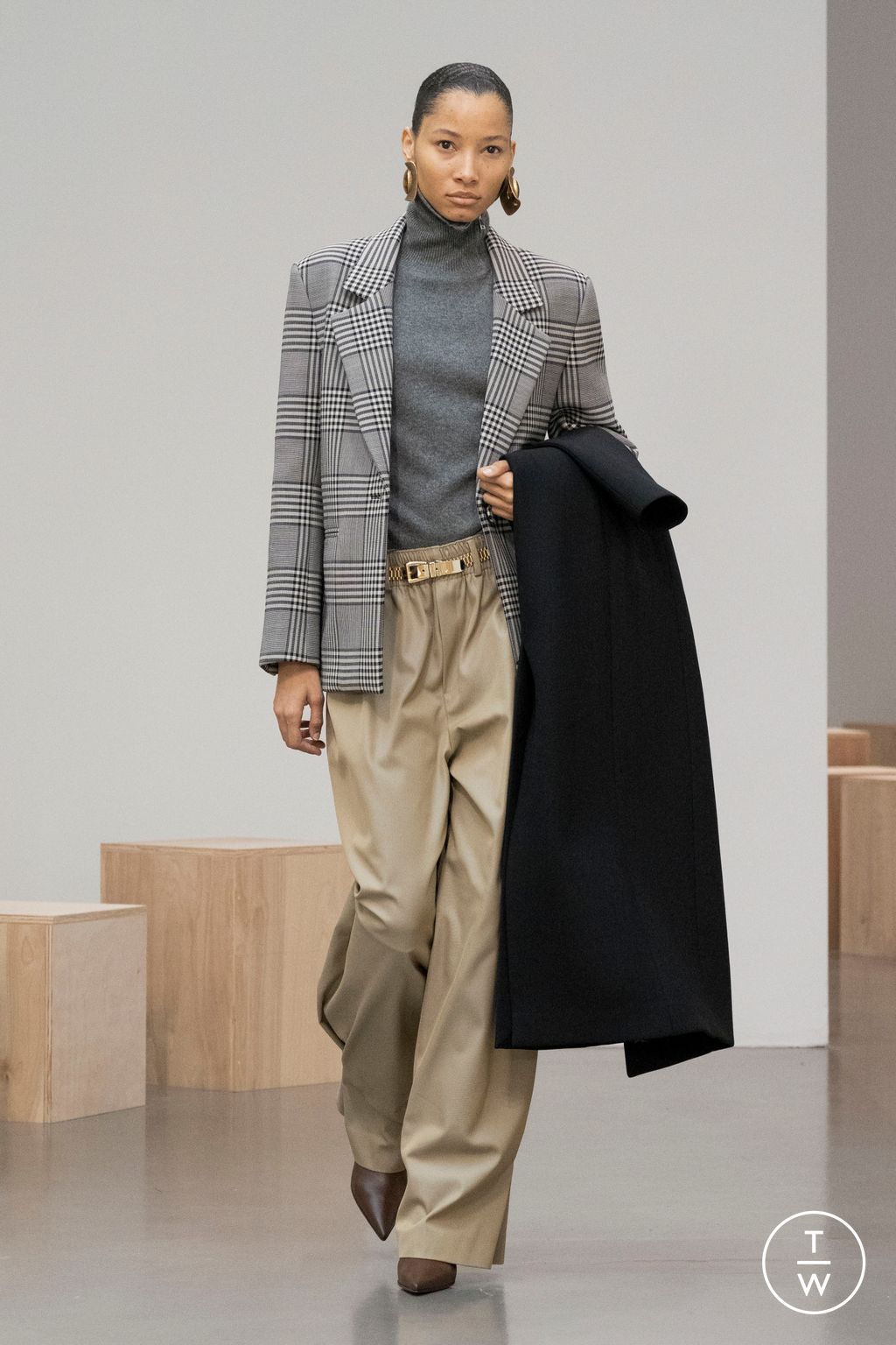 Fashion Week New York Fall/Winter 2025 look 25 from the Brandon Maxwell collection womenswear