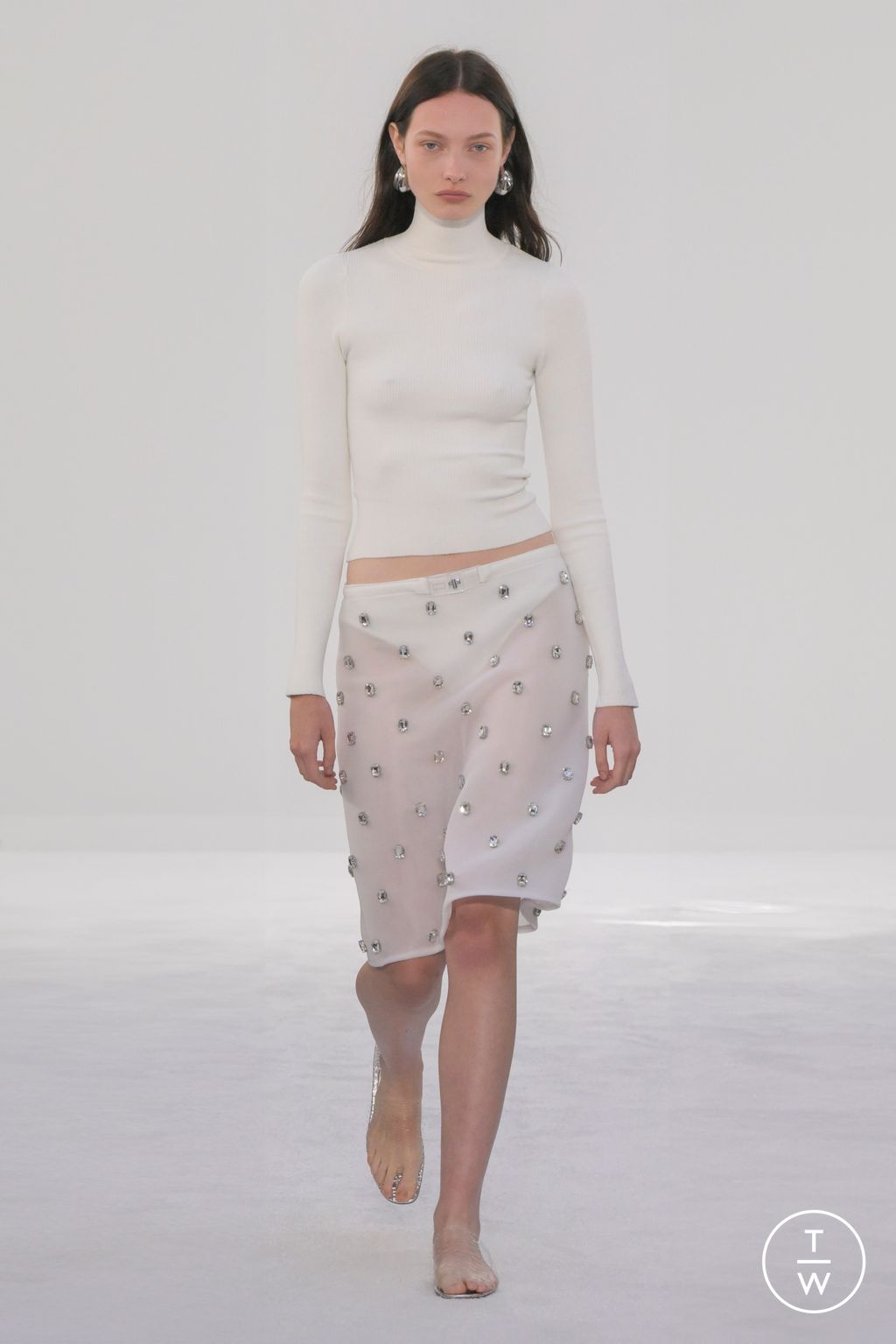 Fashion Week New York Spring-Summer 2025 look 4 from the Brandon Maxwell collection womenswear
