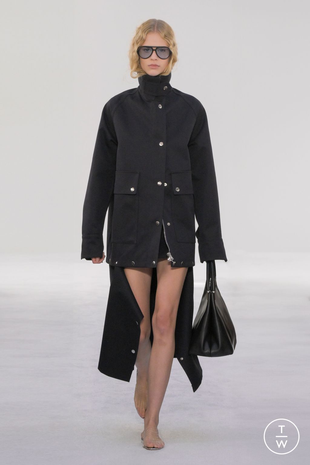 Fashion Week New York Spring/Summer 2025 look 24 from the Brandon Maxwell collection 女装