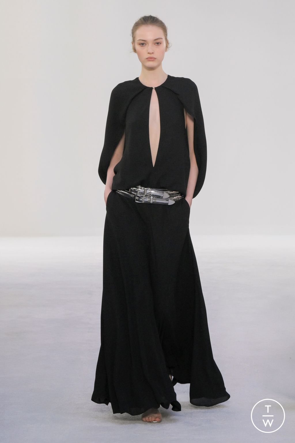 Fashion Week New York Spring/Summer 2025 look 34 from the Brandon Maxwell collection 女装