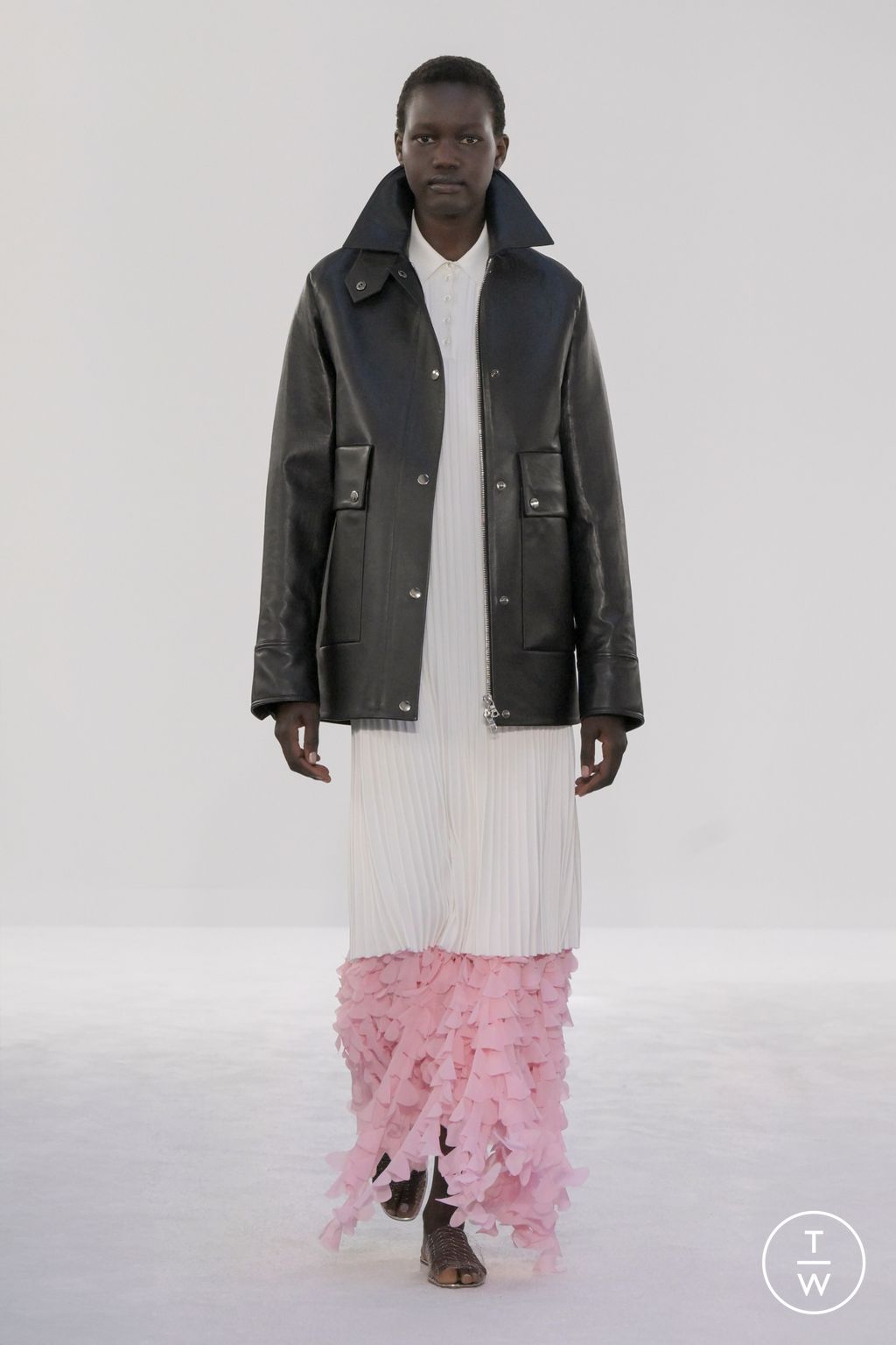 Fashion Week New York Spring/Summer 2025 look 38 from the Brandon Maxwell collection 女装