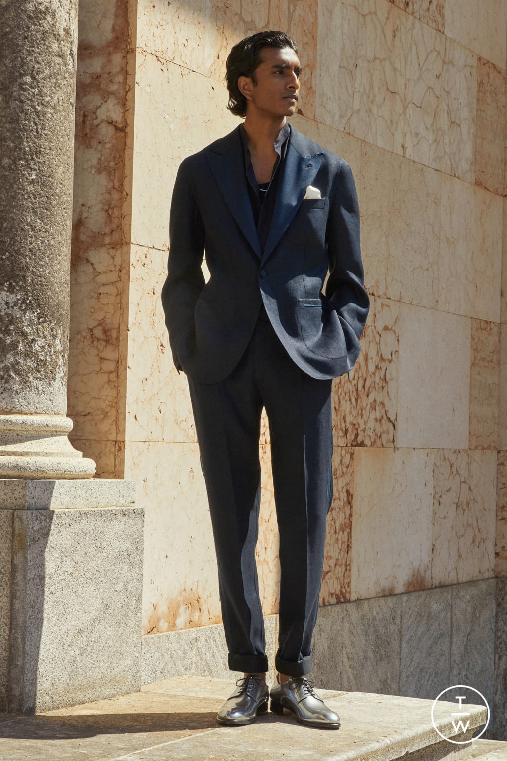 Fashion Week Milan Spring/Summer 2022 look 39 from the Brioni collection menswear