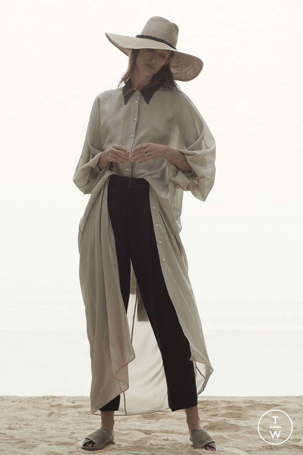 Fashion Week Milan Spring/Summer 2021 look 31 from the Brunello Cucinelli collection 女装