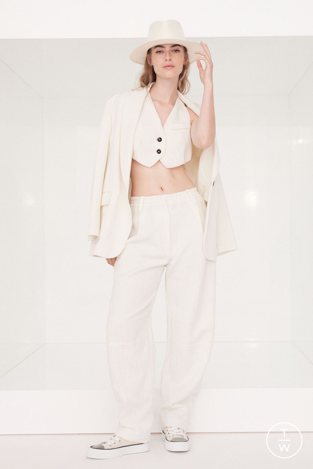 Fashion Week Milan Spring/Summer 2024 look 28 from the Brunello Cucinelli collection womenswear