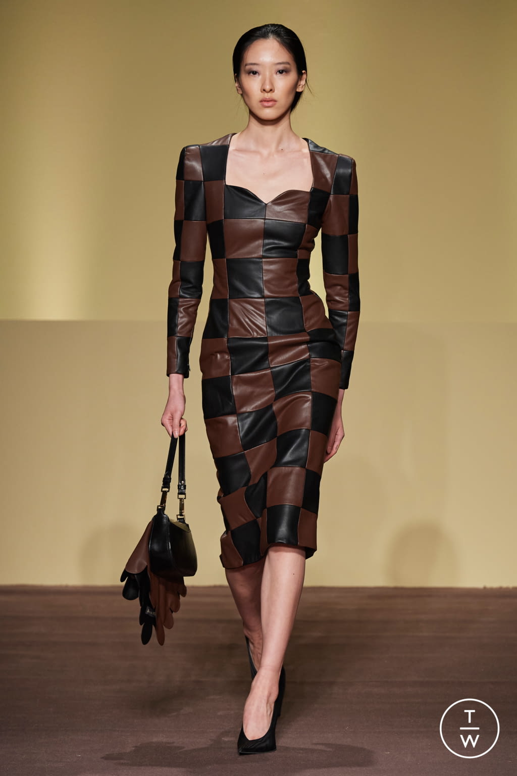 Fashion Week Milan Fall/Winter 2021 look 3 de la collection BUDAPEST SELECT womenswear