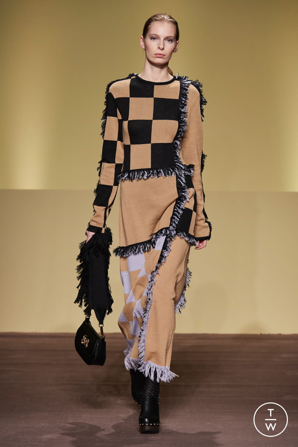 Fashion Week Milan Fall/Winter 2021 look 7 de la collection BUDAPEST SELECT womenswear
