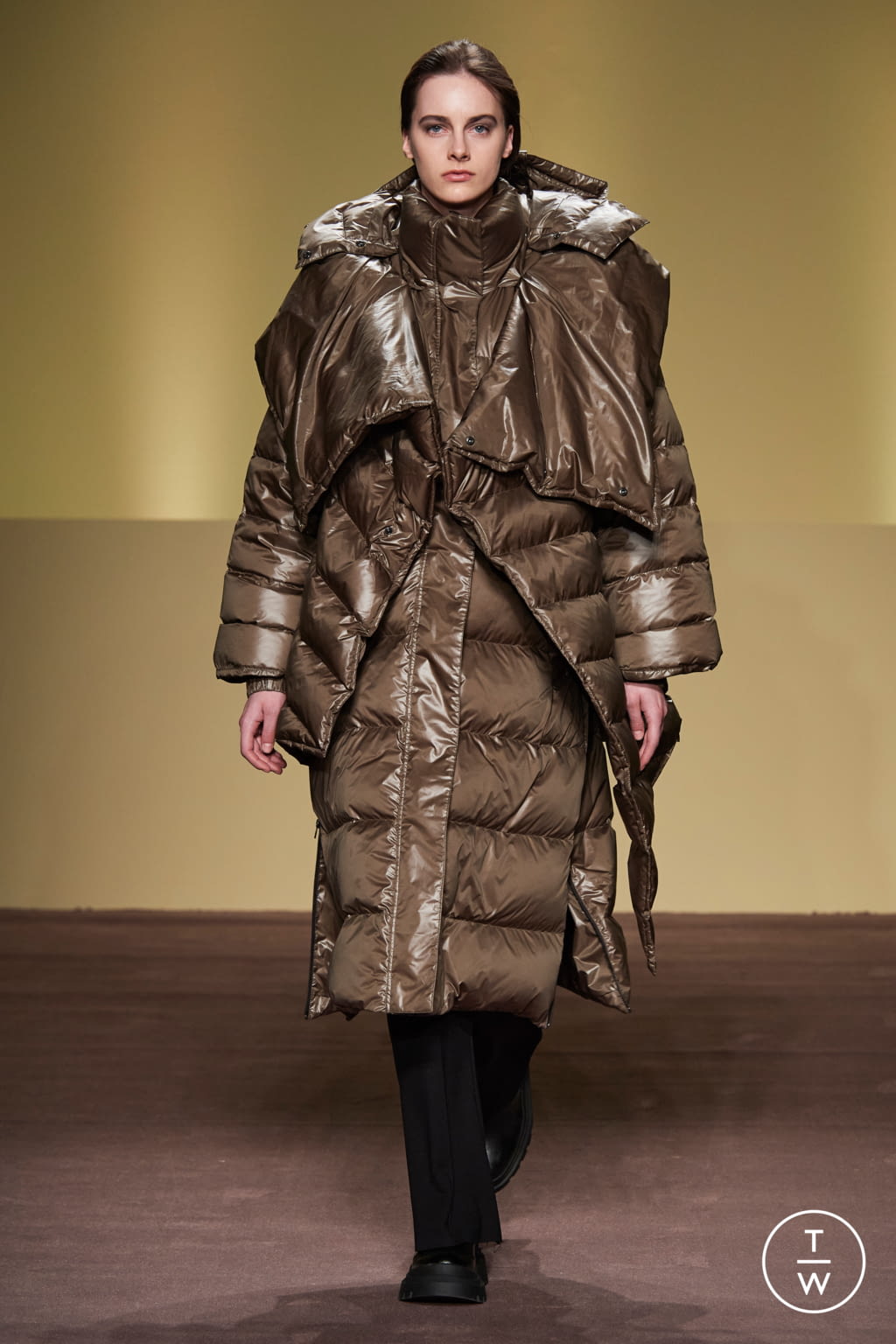 Fashion Week Milan Fall/Winter 2021 look 15 from the BUDAPEST SELECT collection womenswear