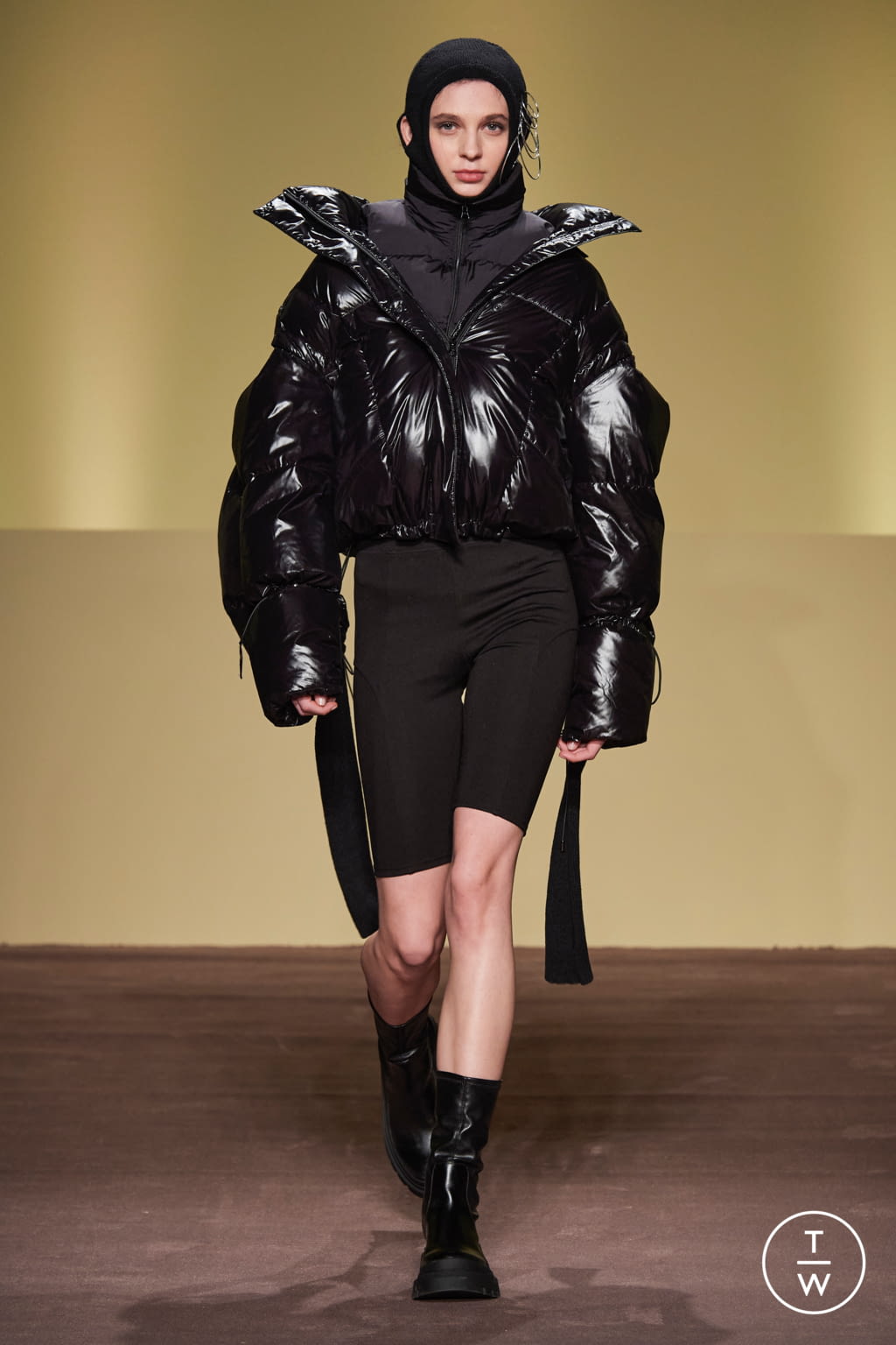 Fashion Week Milan Fall/Winter 2021 look 20 de la collection BUDAPEST SELECT womenswear
