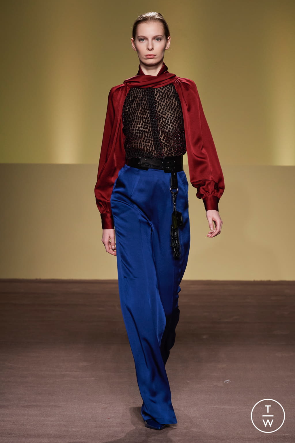 Fashion Week Milan Fall/Winter 2021 look 43 from the BUDAPEST SELECT collection 女装