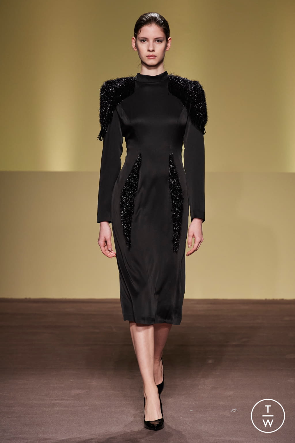 Fashion Week Milan Fall/Winter 2021 look 44 de la collection BUDAPEST SELECT womenswear