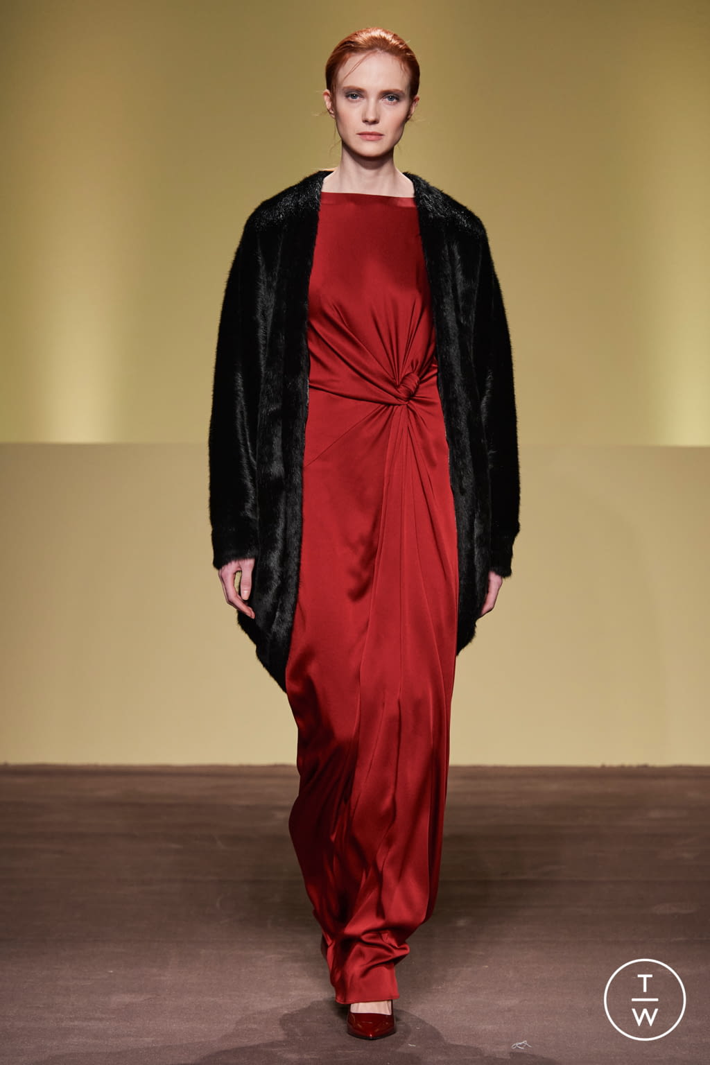 Fashion Week Milan Fall/Winter 2021 look 45 de la collection BUDAPEST SELECT womenswear