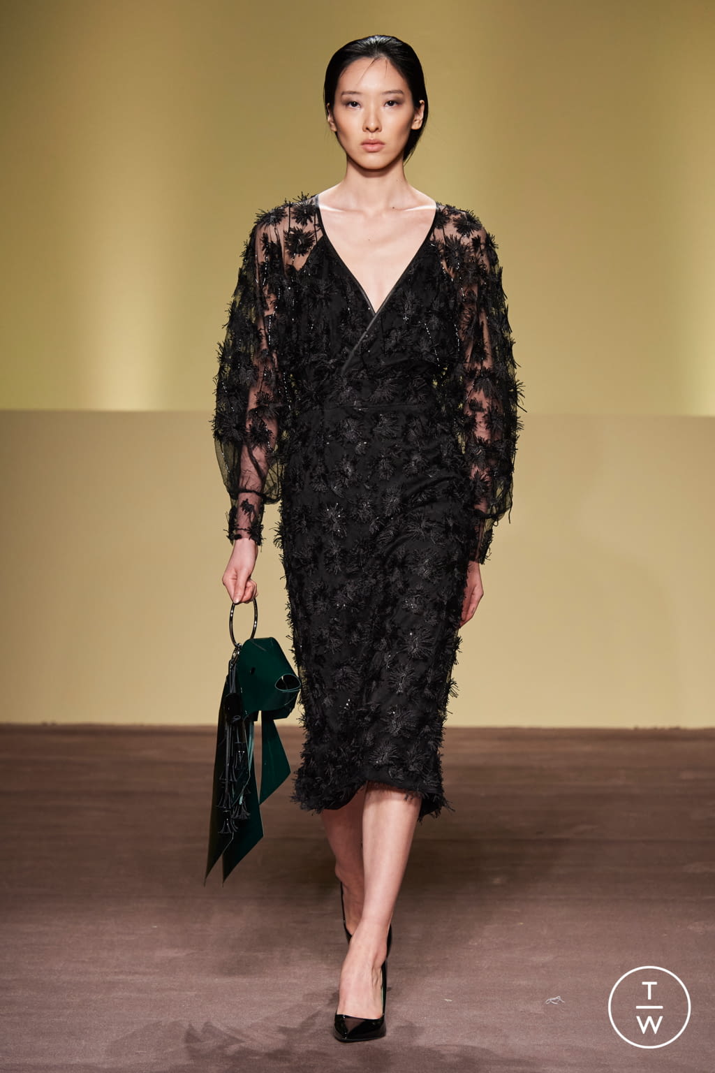 Fashion Week Milan Fall/Winter 2021 look 46 de la collection BUDAPEST SELECT womenswear