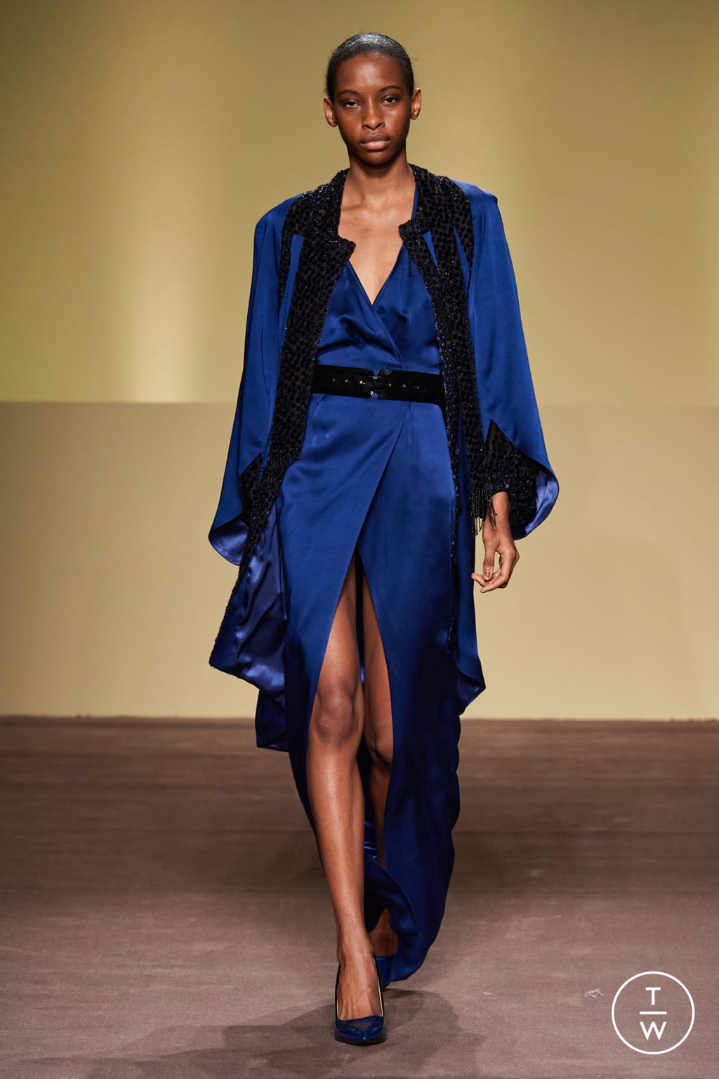 Fashion Week Milan Fall/Winter 2021 look 49 de la collection BUDAPEST SELECT womenswear
