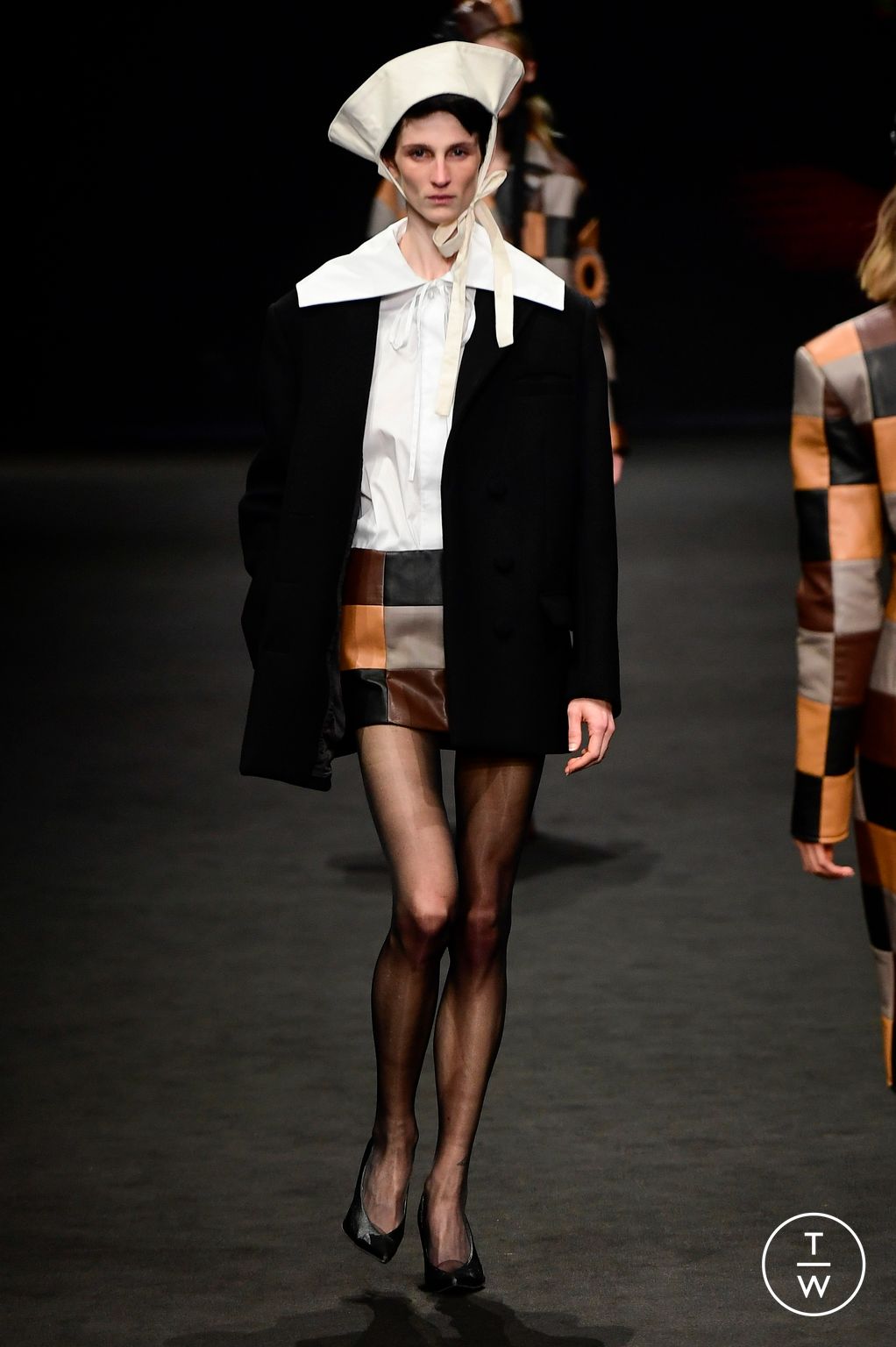 Fashion Week Milan Fall/Winter 2023 look 37 from the BUDAPEST SELECT collection womenswear
