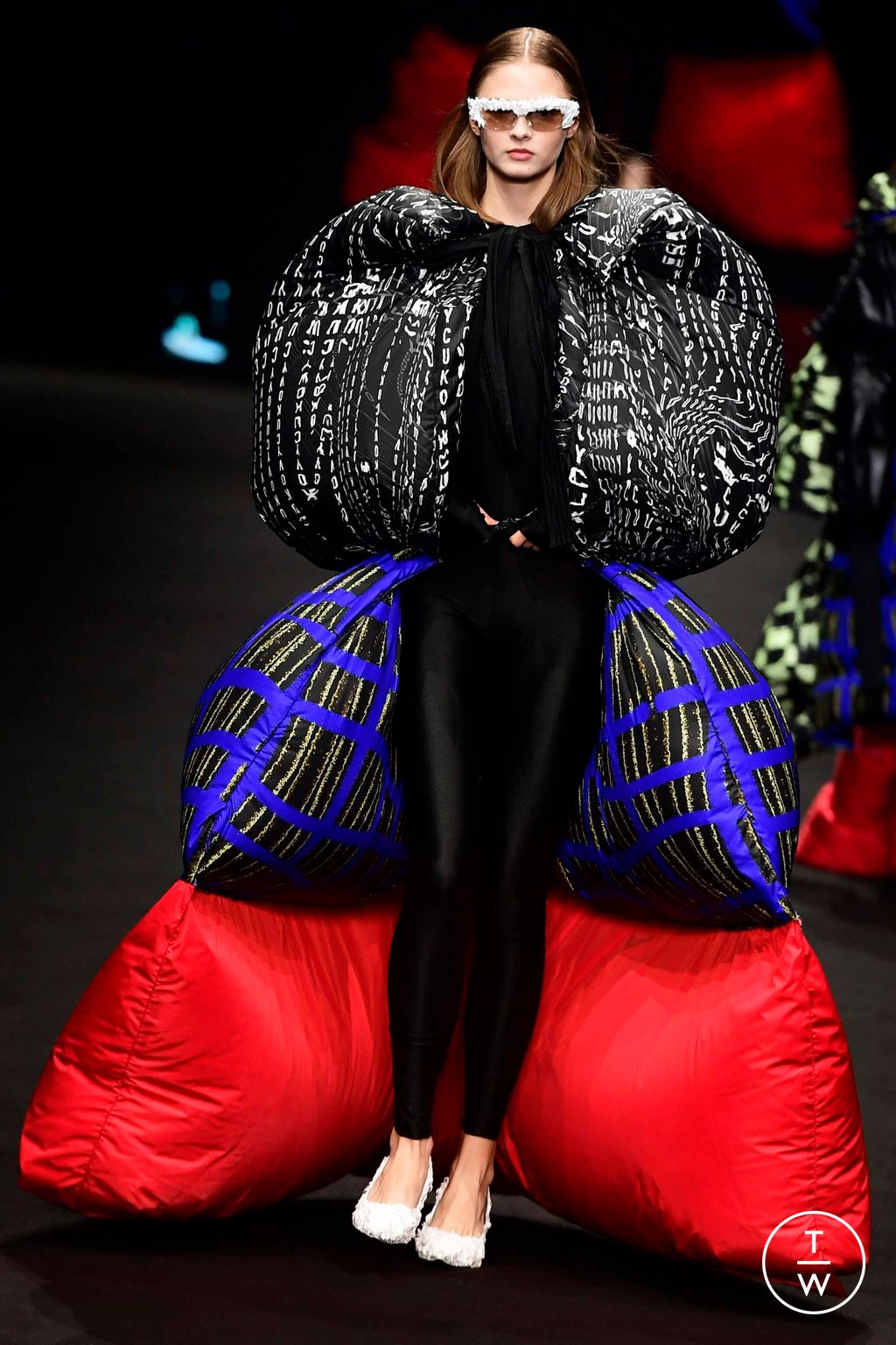 Fashion Week Milan Fall/Winter 2023 look 12 de la collection BUDAPEST SELECT womenswear