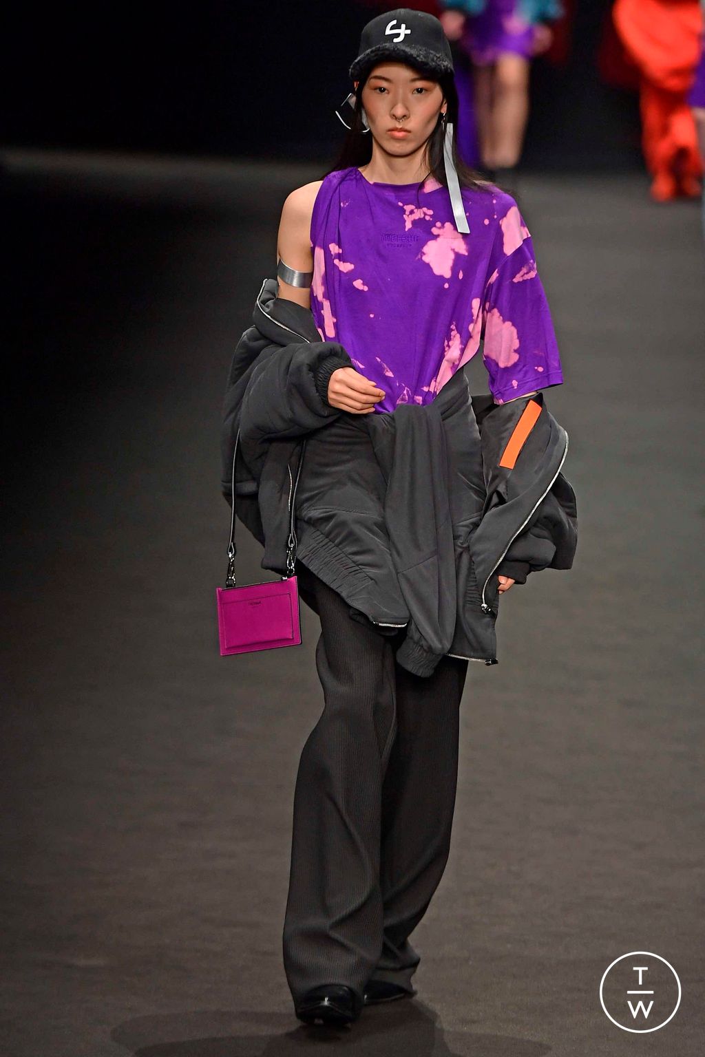 Fashion Week Milan Fall/Winter 2023 look 28 de la collection BUDAPEST SELECT womenswear