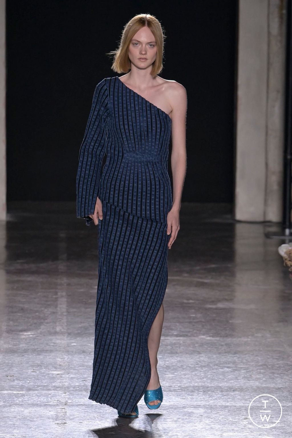 Fashion Week Milan Spring/Summer 2024 look 9 from the BUDAPEST SELECT collection 女装