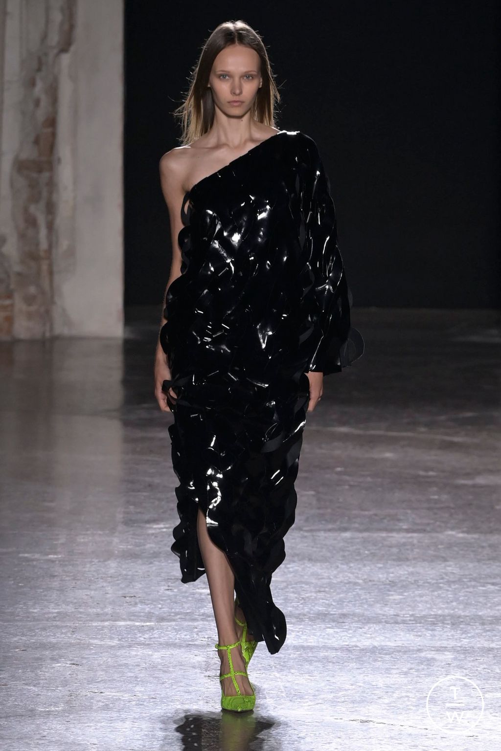 Fashion Week Milan Spring/Summer 2024 look 16 from the BUDAPEST SELECT collection 女装